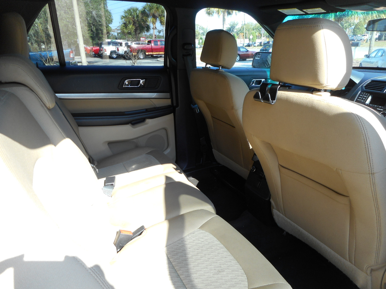 Ford Explorer Base FWD 2016