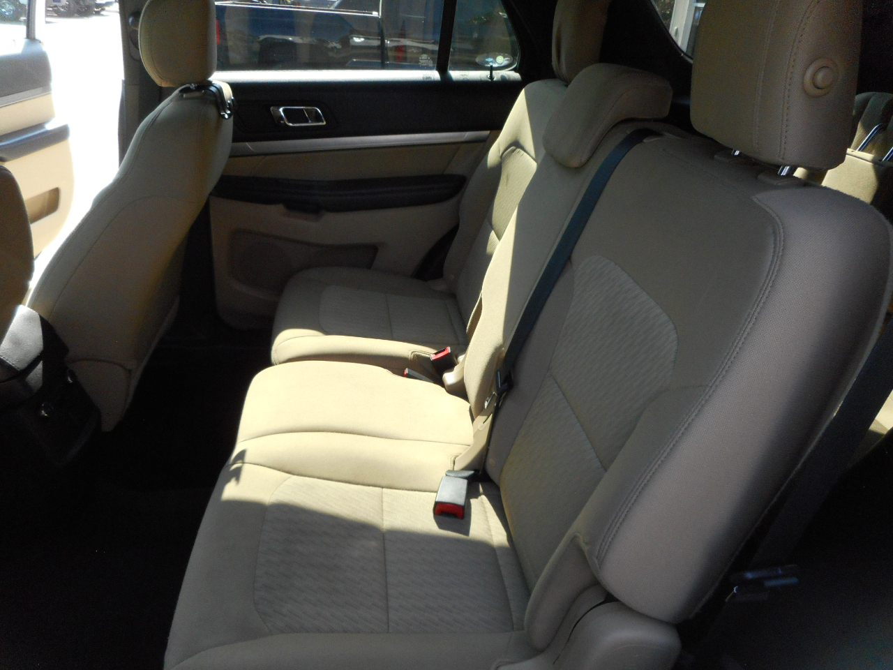 Ford Explorer Base FWD 2016