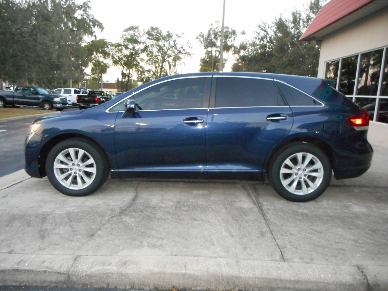 Toyota Venza XLE I4 FWD 2015