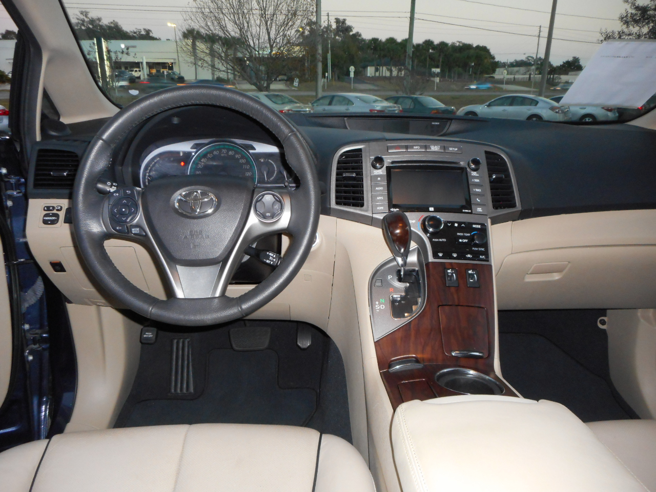 Toyota Venza XLE I4 FWD 2015