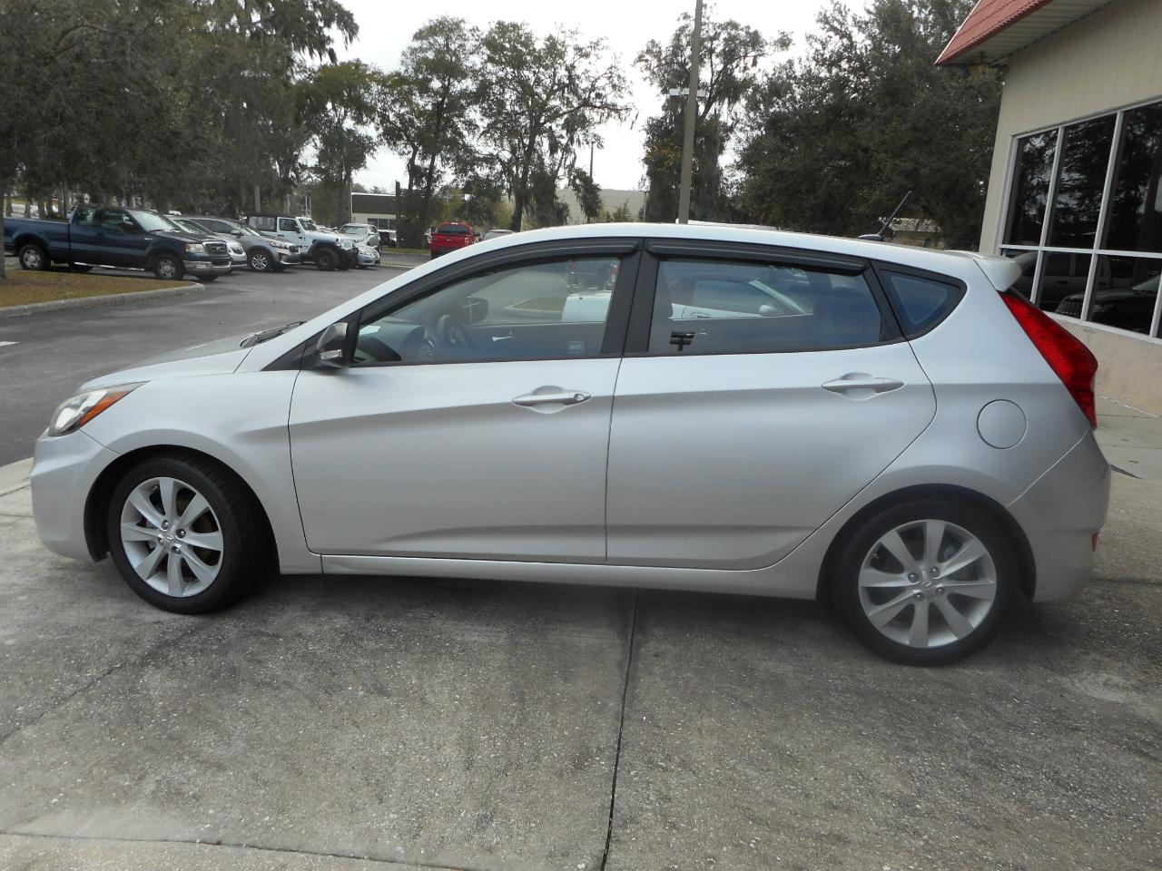 Hyundai Accent SE 5-Door 2013