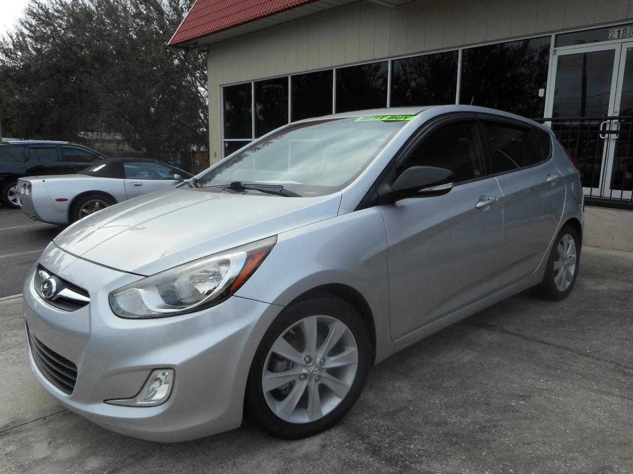 Hyundai Accent SE 5-Door 2013