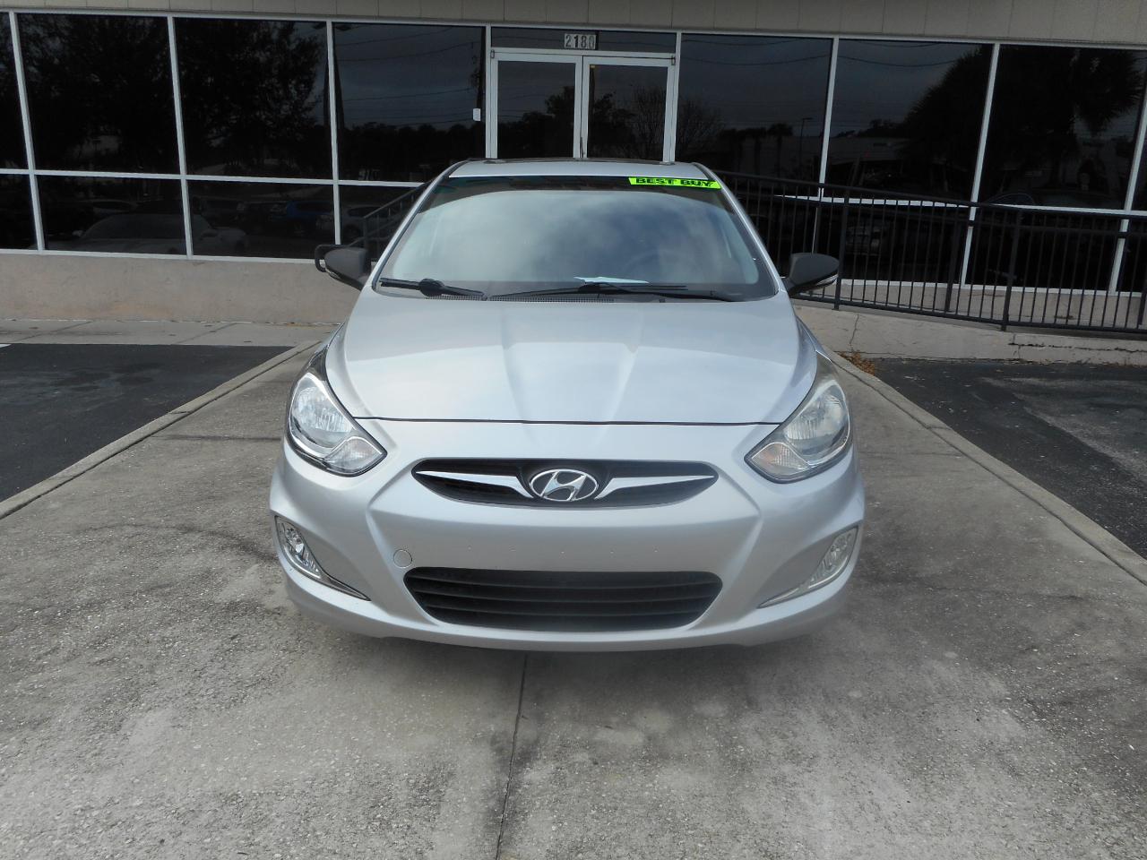 Hyundai Accent SE 5-Door 2013