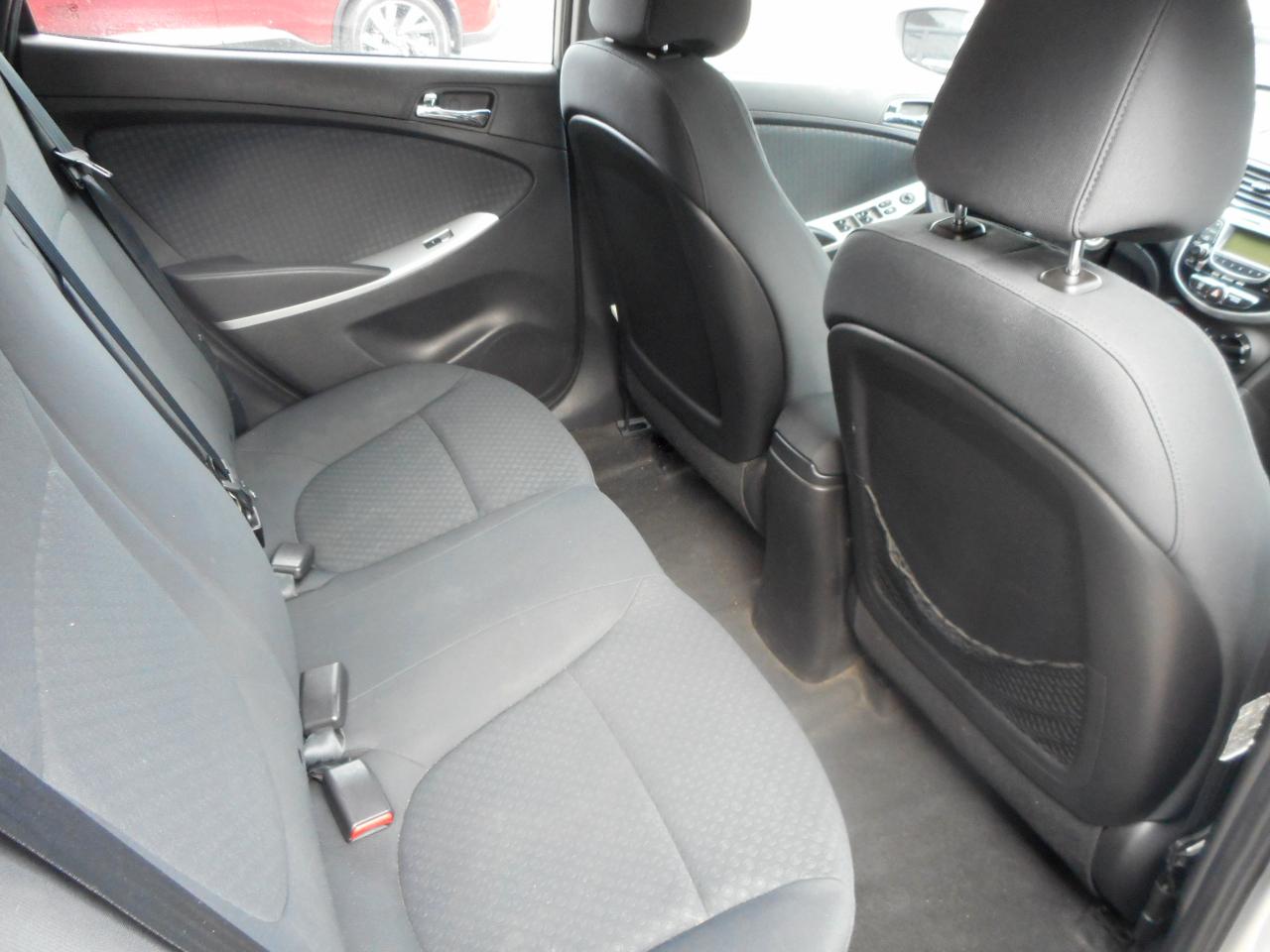 Hyundai Accent SE 5-Door 2013