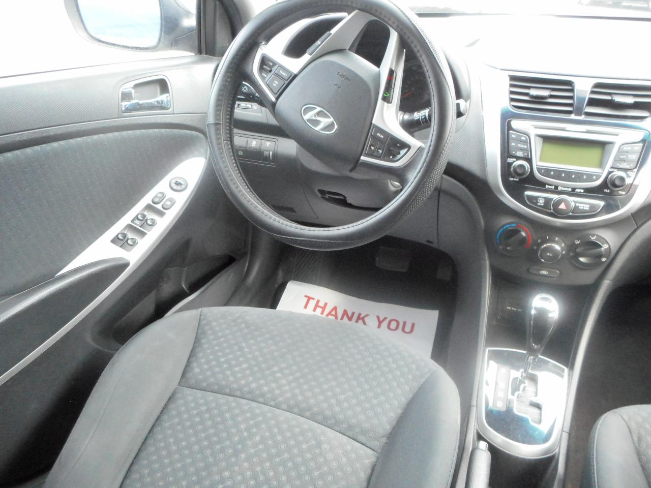 Hyundai Accent SE 5-Door 2013