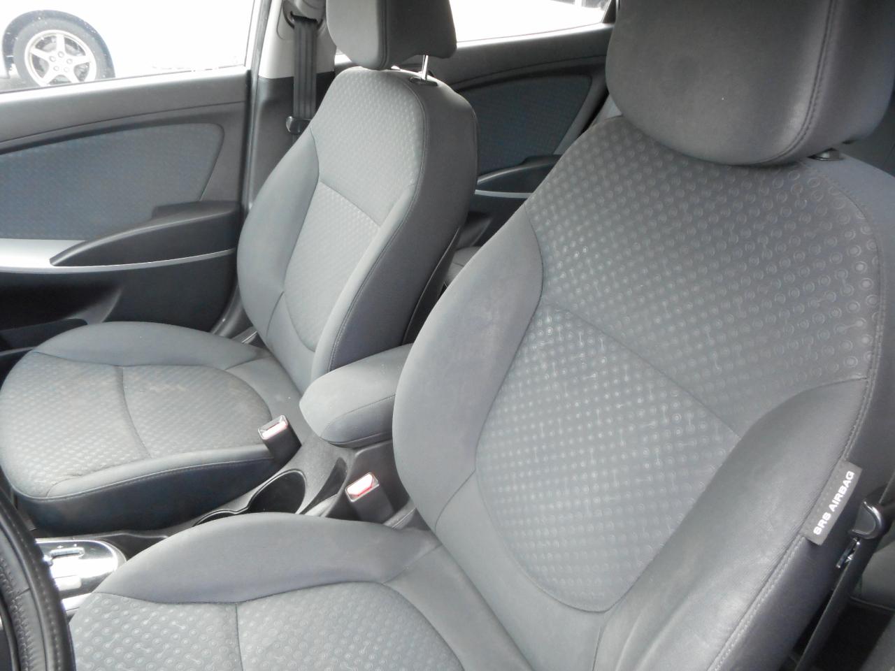 Hyundai Accent SE 5-Door 2013