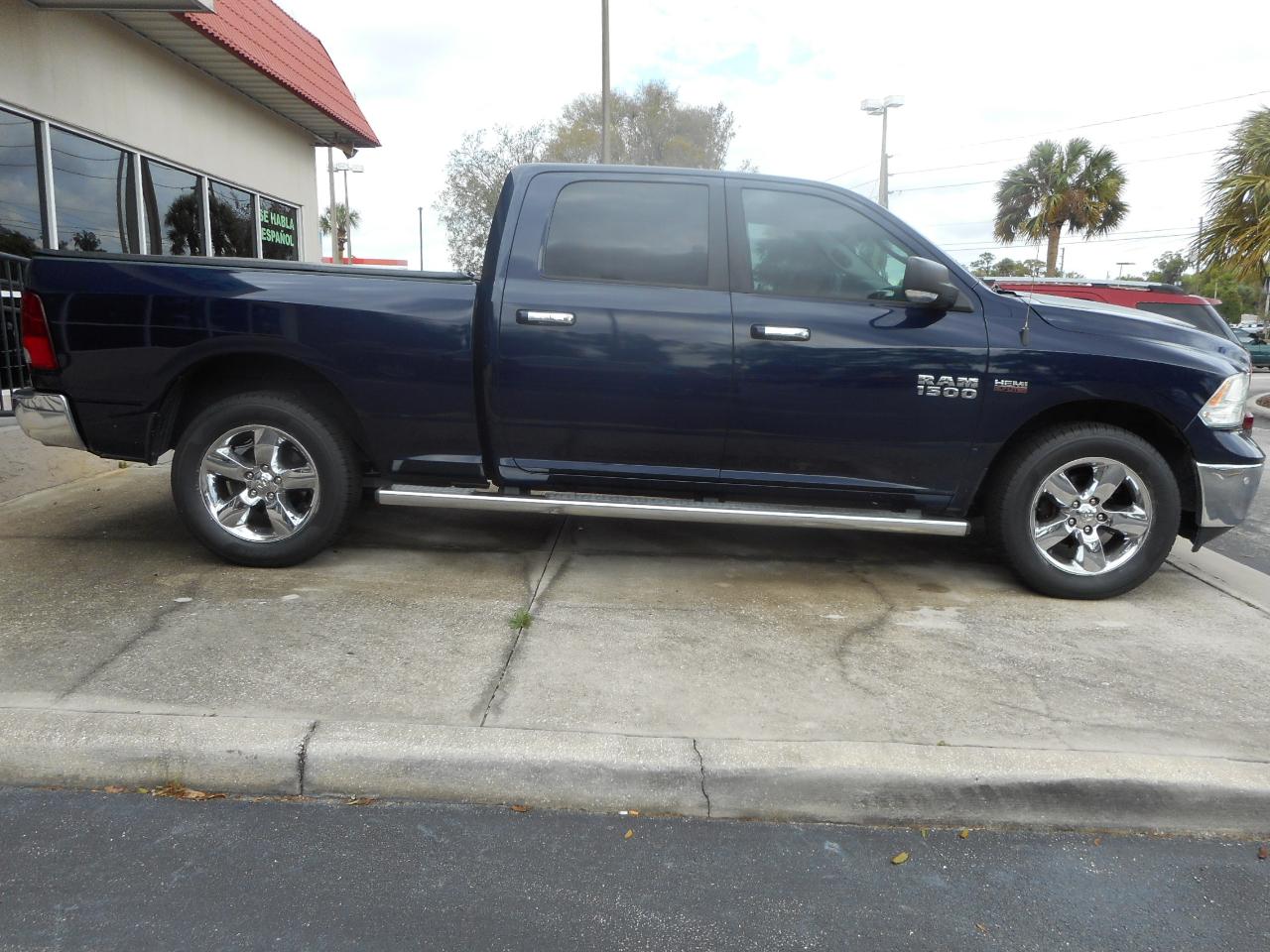 RAM 1500 Big Horn Crew Cab LWB 4WD 2017