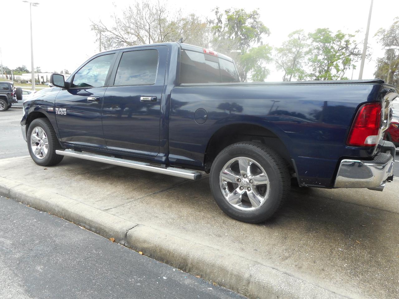 RAM 1500 Big Horn Crew Cab LWB 4WD 2017