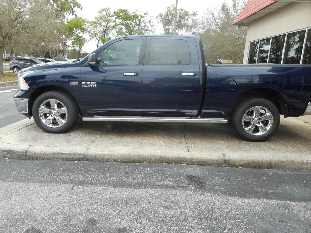 RAM 1500 Big Horn Crew Cab LWB 4WD 2017