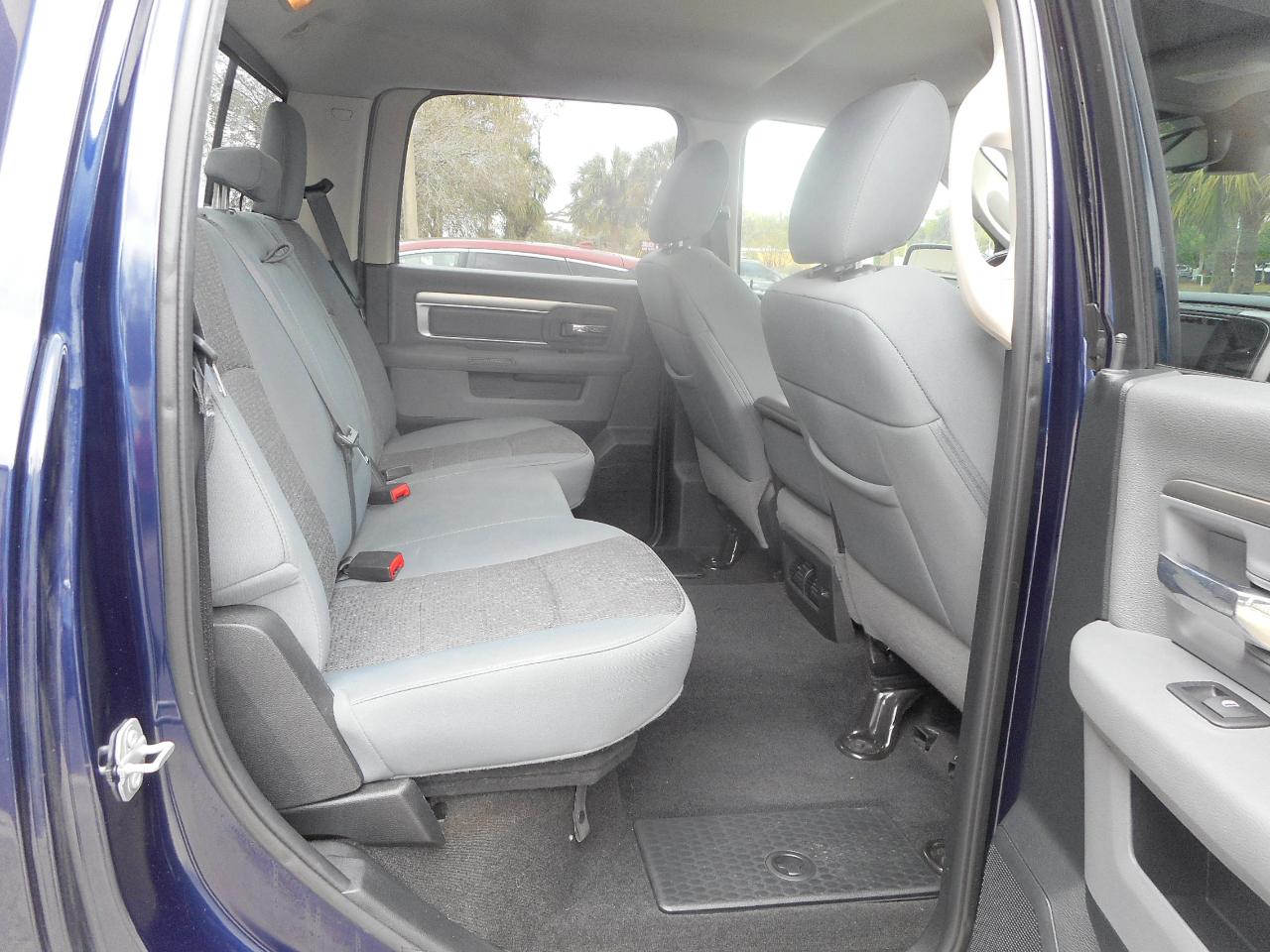 RAM 1500 Big Horn Crew Cab LWB 4WD 2017