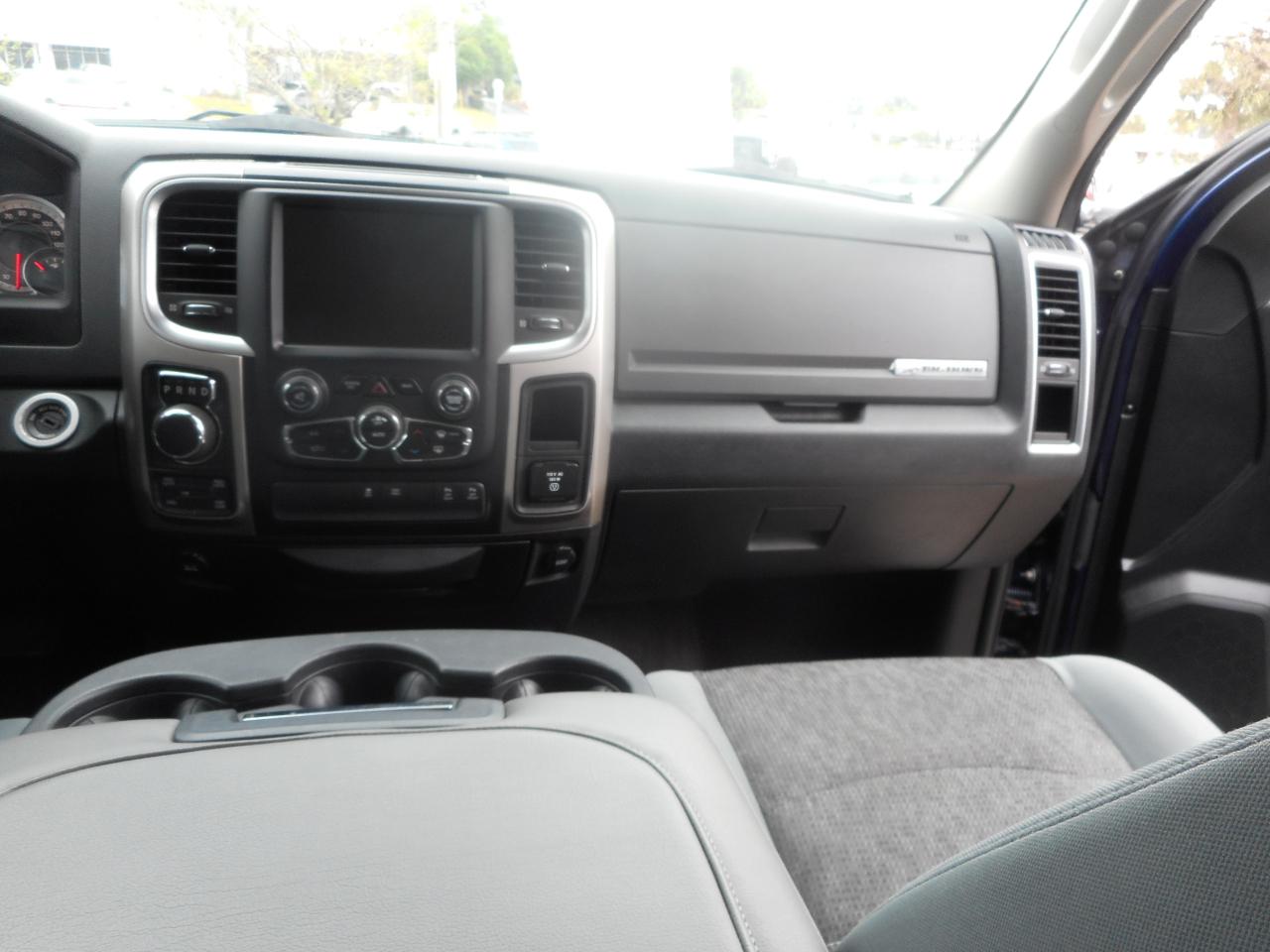 RAM 1500 Big Horn Crew Cab LWB 4WD 2017