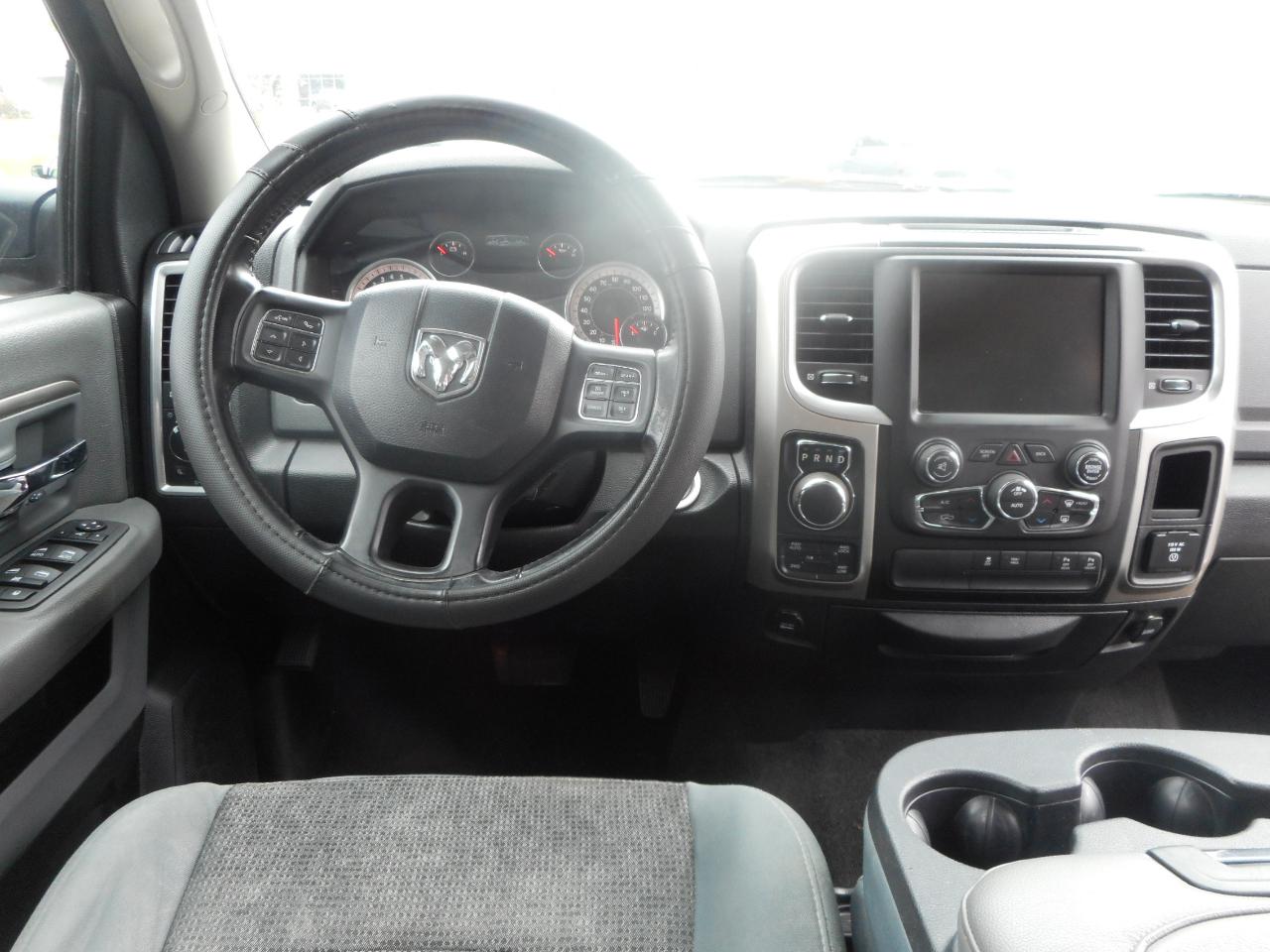 RAM 1500 Big Horn Crew Cab LWB 4WD 2017