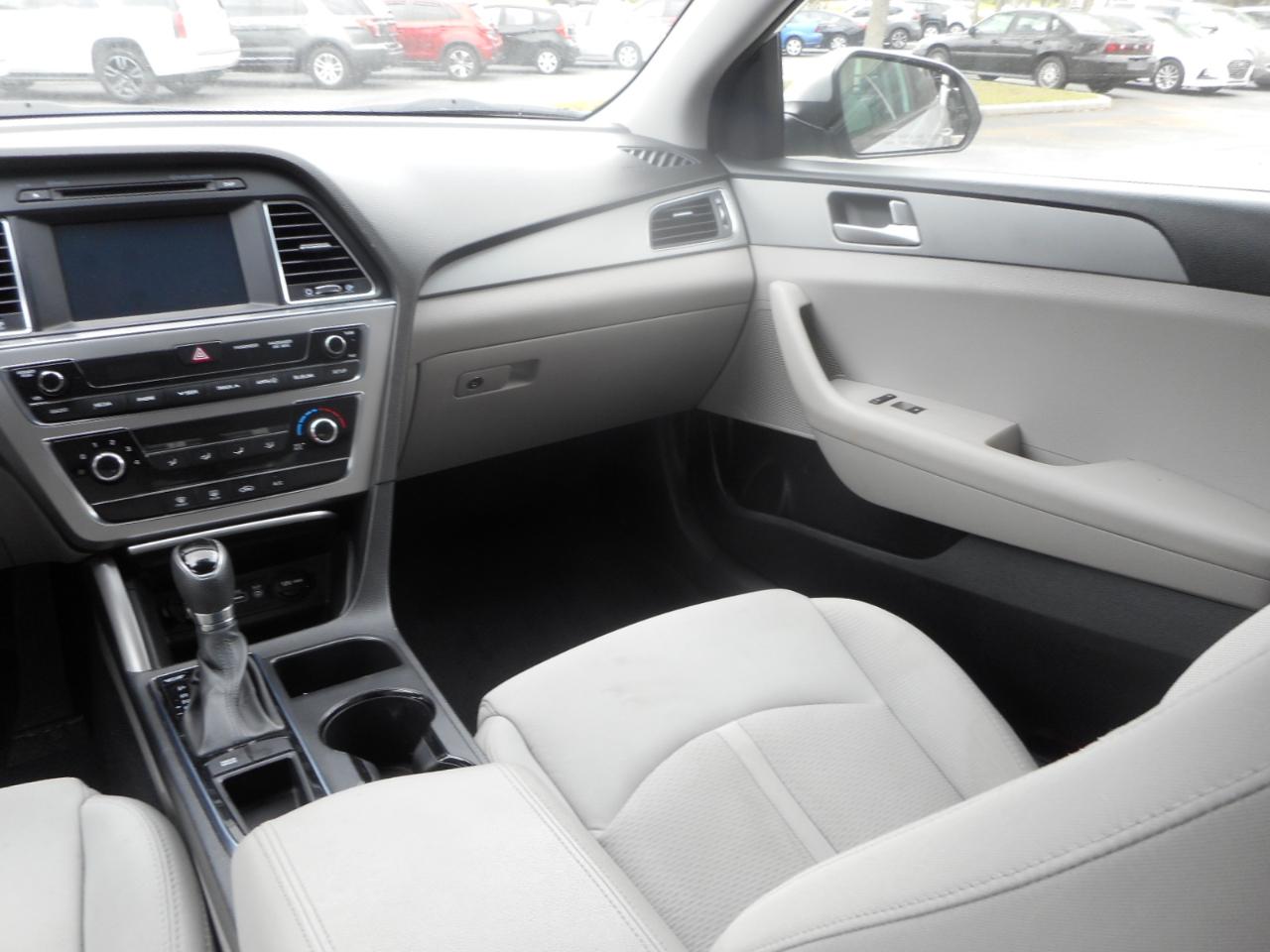 Hyundai Sonata SE 2016