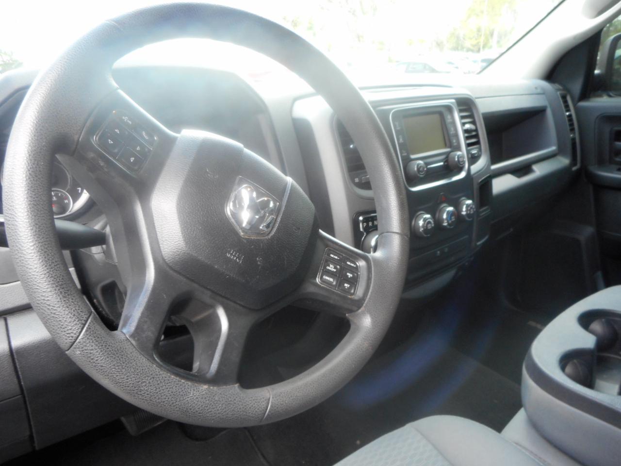 RAM 1500 Tradesman Quad Cab 2WD 2017