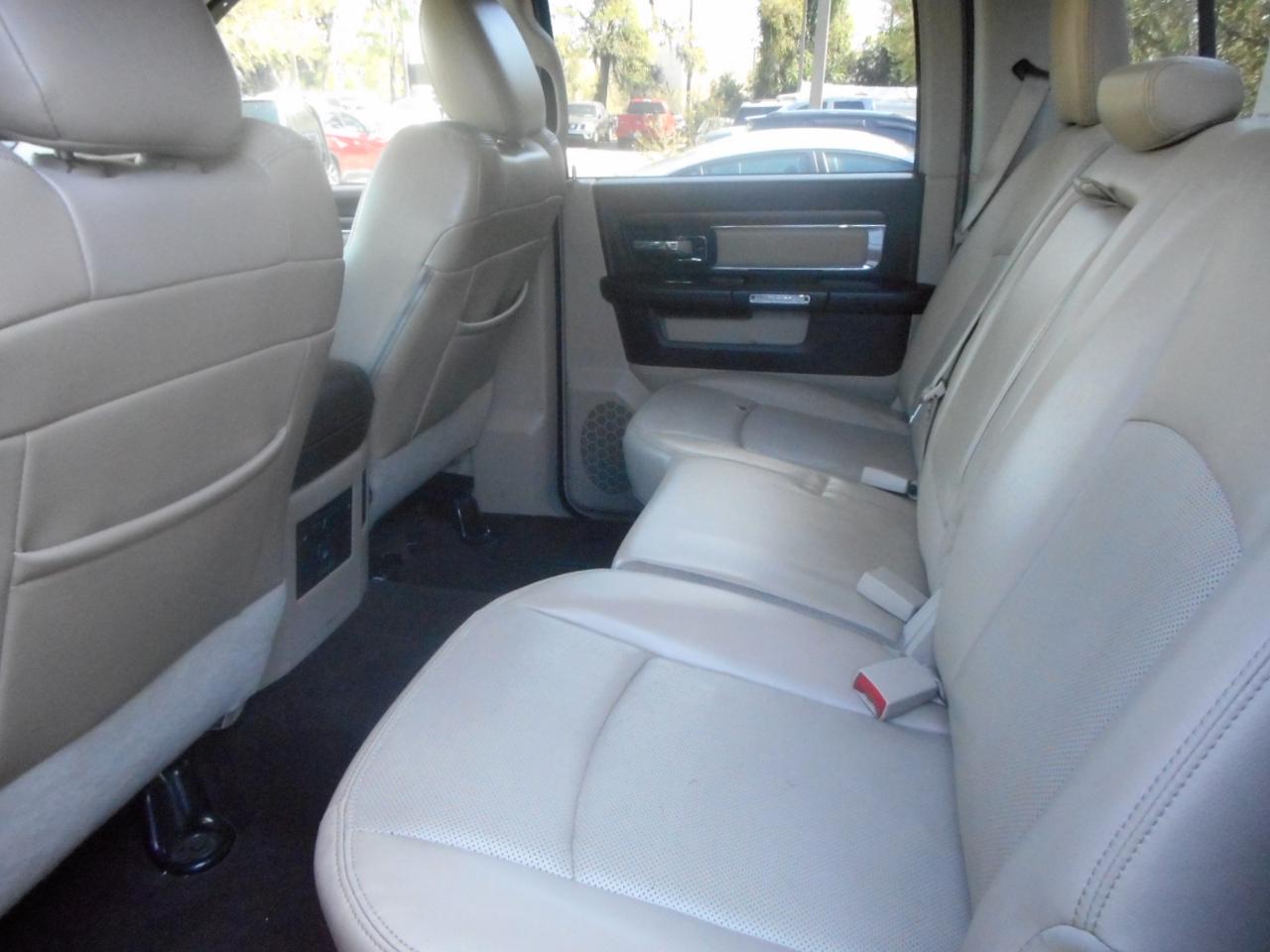 RAM 1500 Laramie Crew Cab SWB 2WD 2013