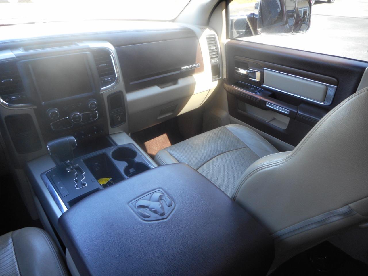 RAM 1500 Laramie Crew Cab SWB 2WD 2013