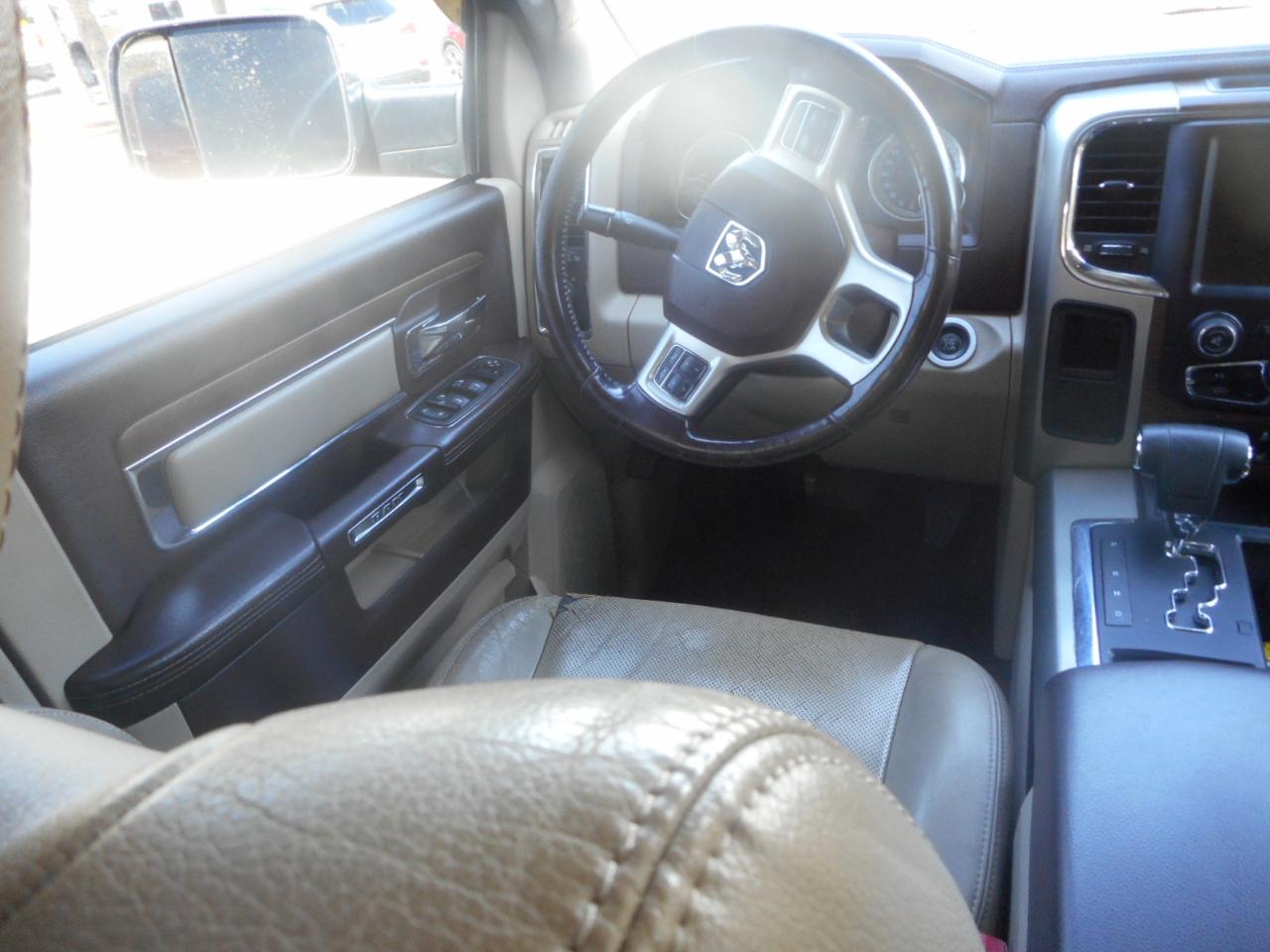 RAM 1500 Laramie Crew Cab SWB 2WD 2013