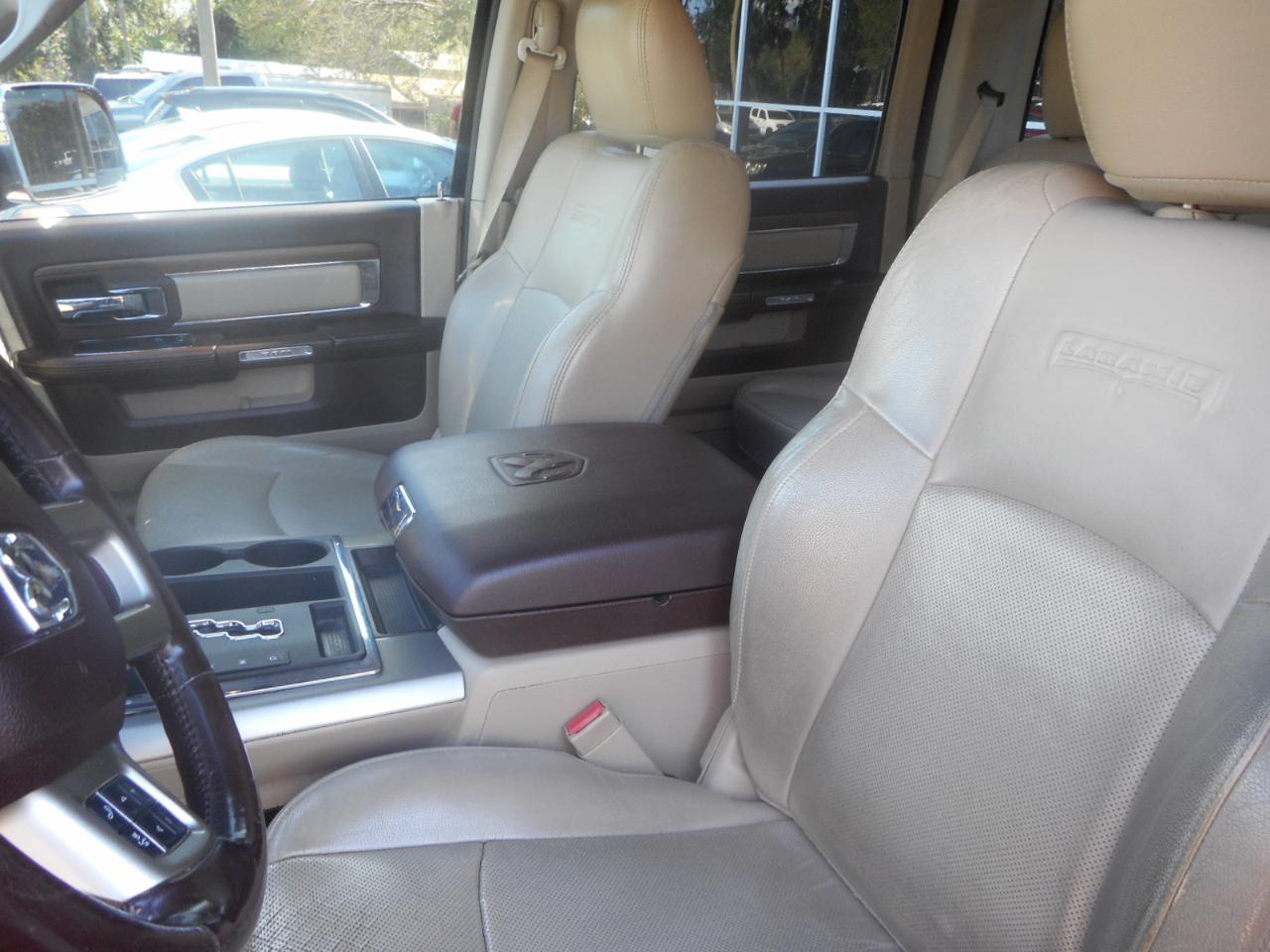 RAM 1500 Laramie Crew Cab SWB 2WD 2013