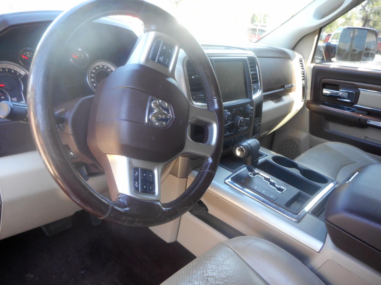 RAM 1500 Laramie Crew Cab SWB 2WD 2013