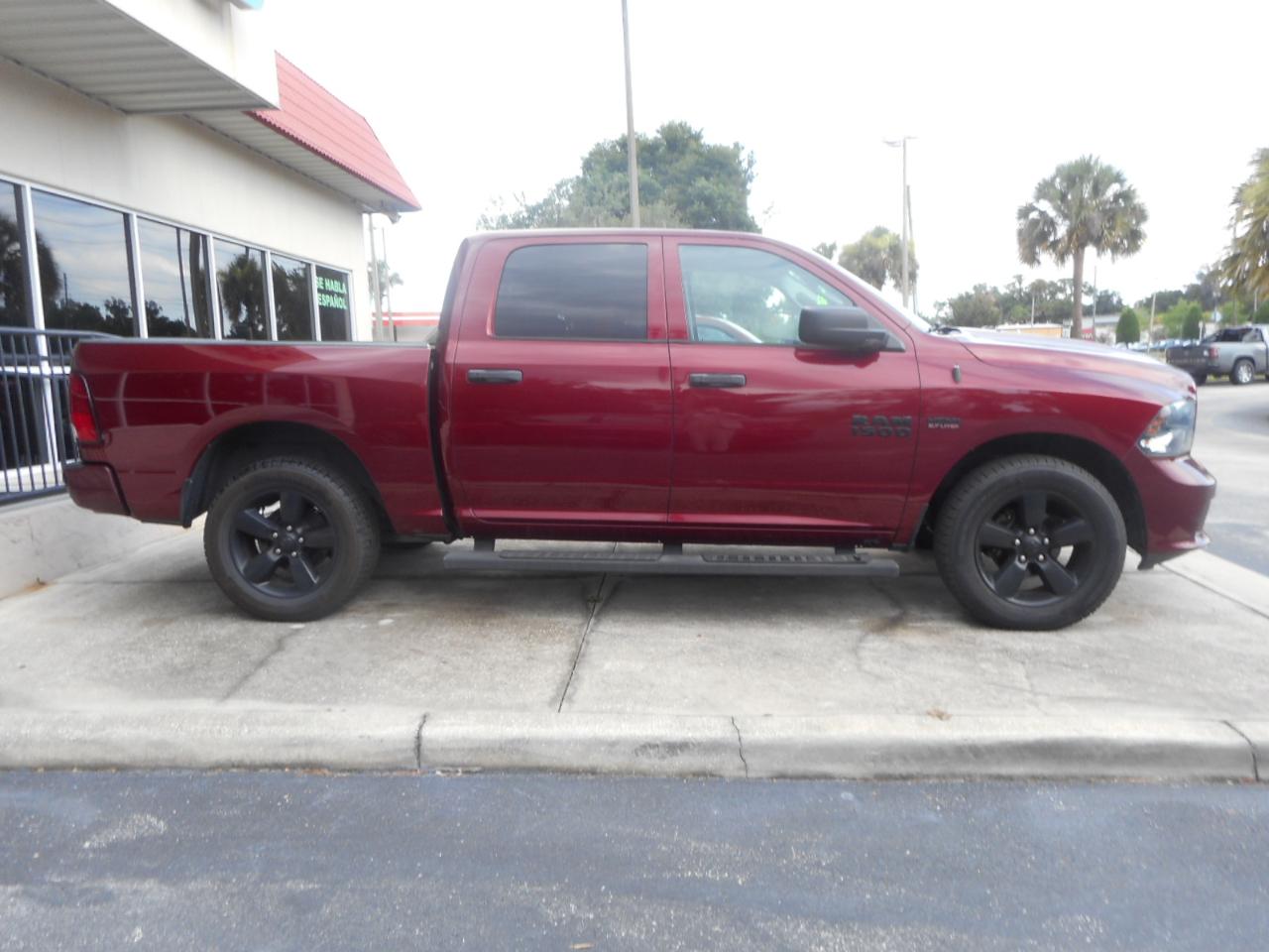 RAM 1500 Tradesman Crew Cab SWB 4WD 2018