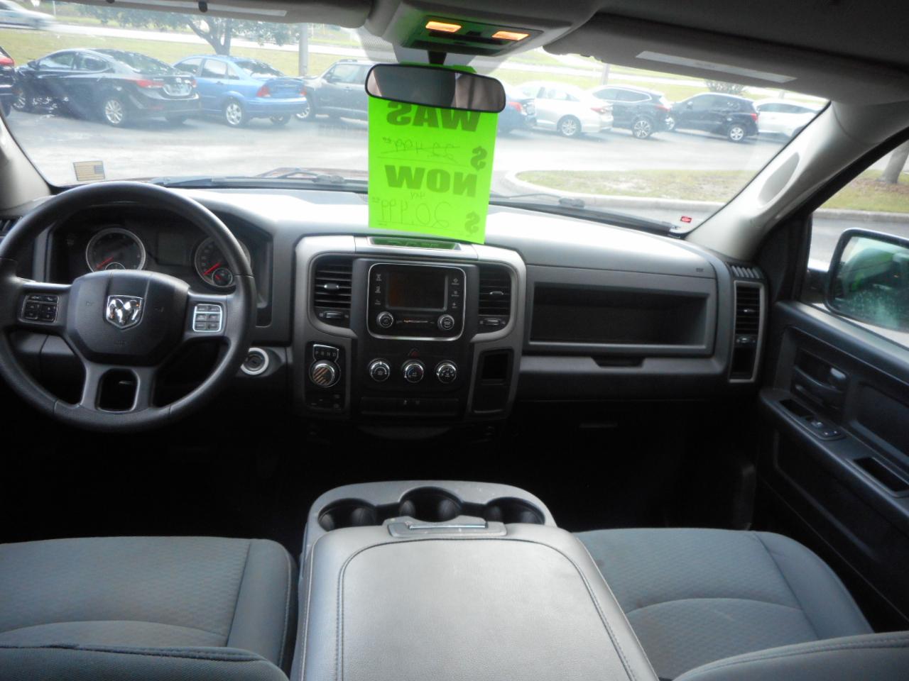 RAM 1500 Tradesman Crew Cab SWB 4WD 2018
