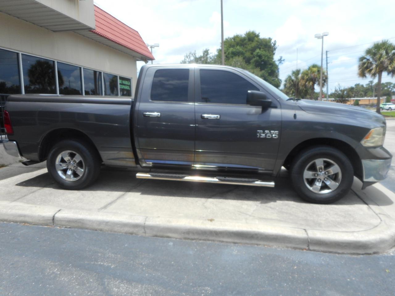 RAM 1500 SLT Quad Cab 2WD 2016