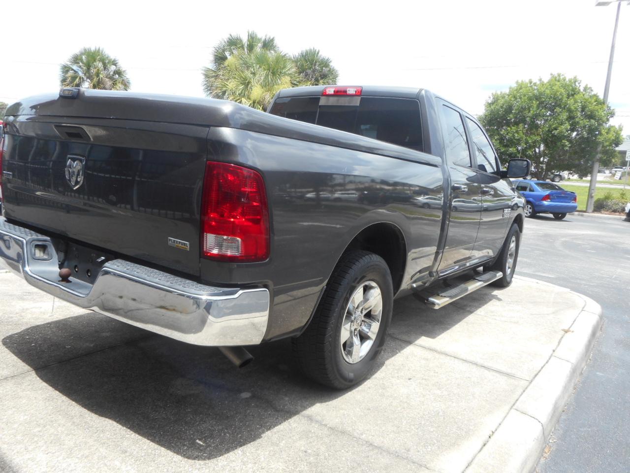 RAM 1500 SLT Quad Cab 2WD 2016
