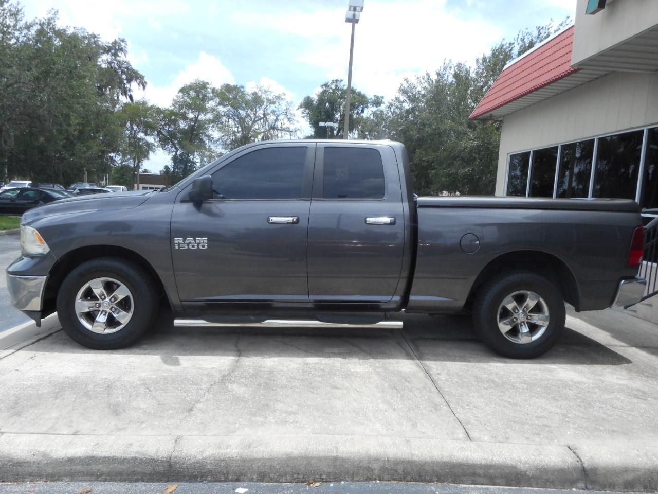 RAM 1500 SLT Quad Cab 2WD 2016