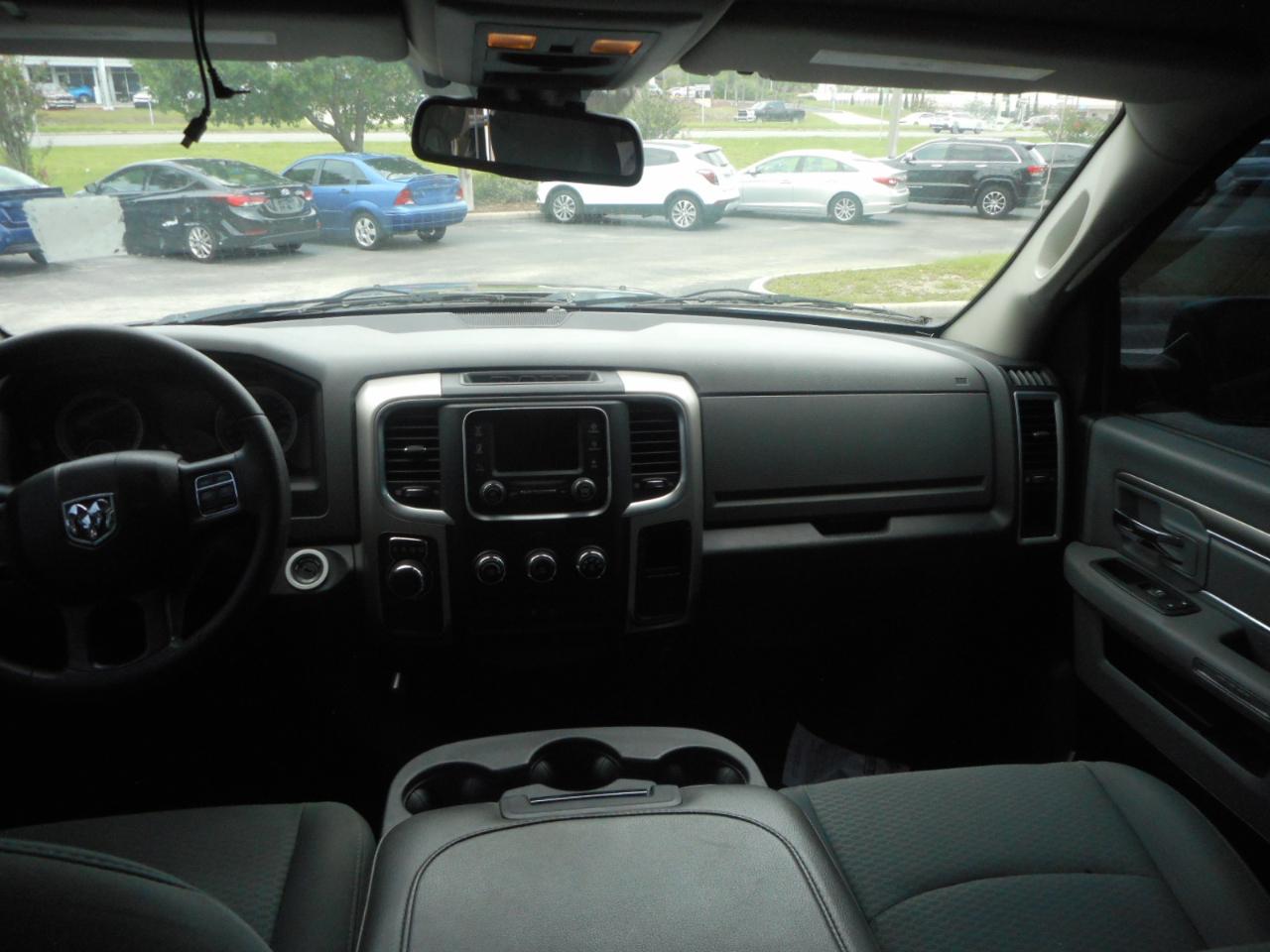 RAM 1500 SLT Quad Cab 2WD 2016