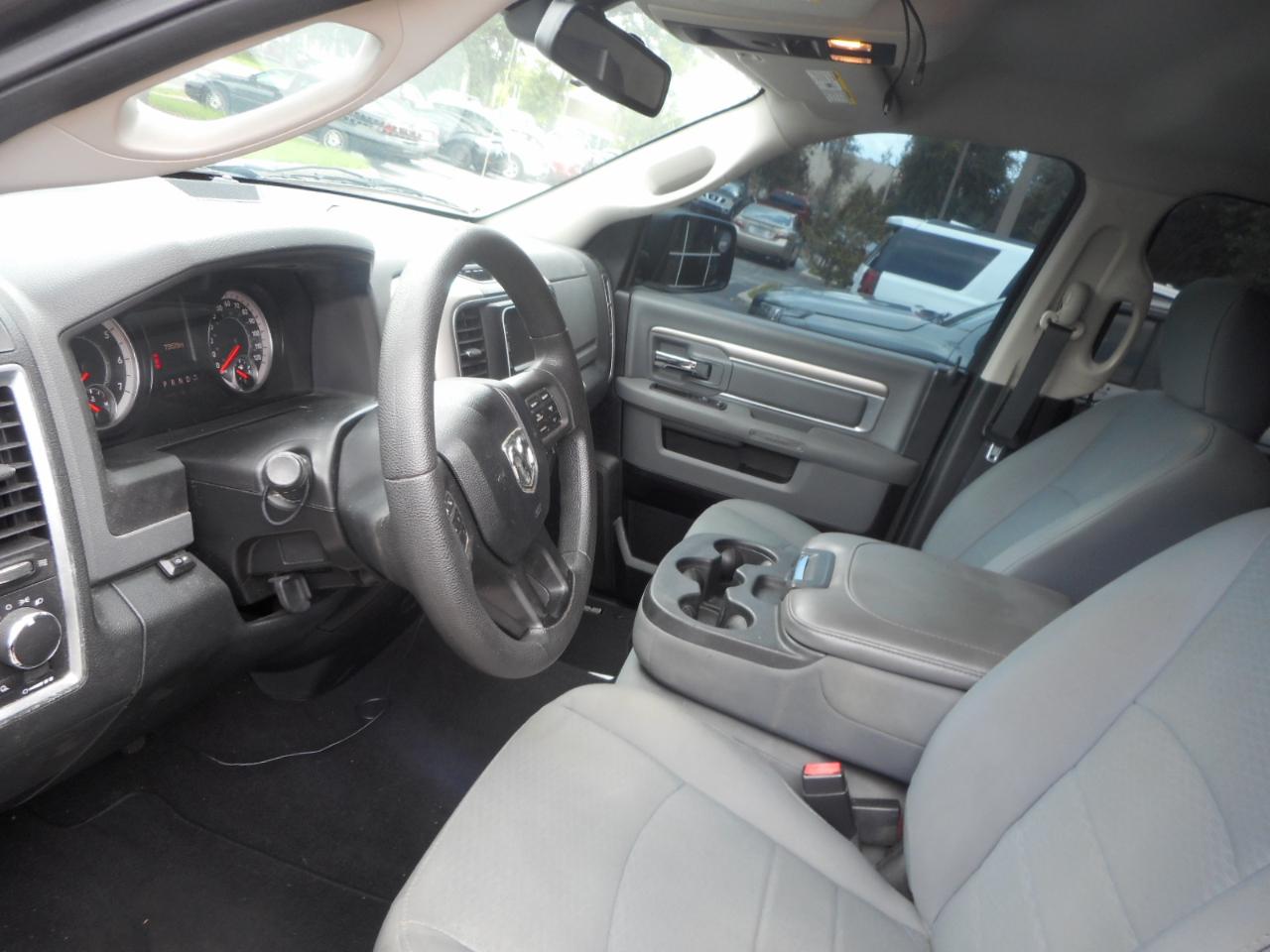 RAM 1500 SLT Quad Cab 2WD 2016