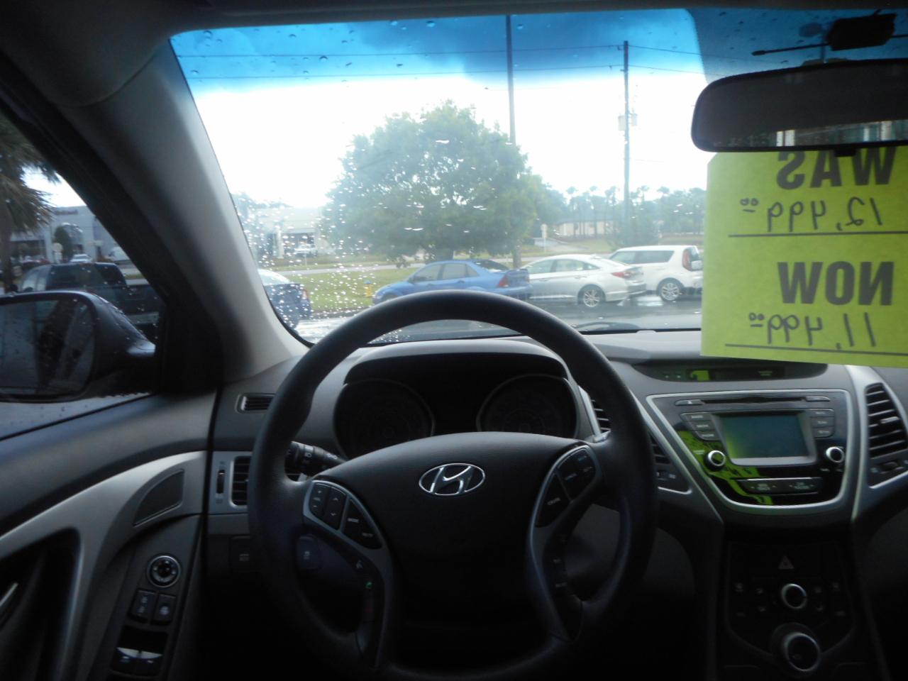 Hyundai Elantra SE 6AT 2015