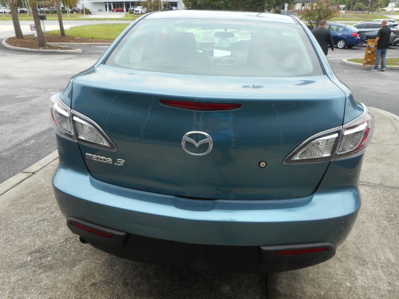 Mazda MAZDA3 i Sport 4-Door 2011