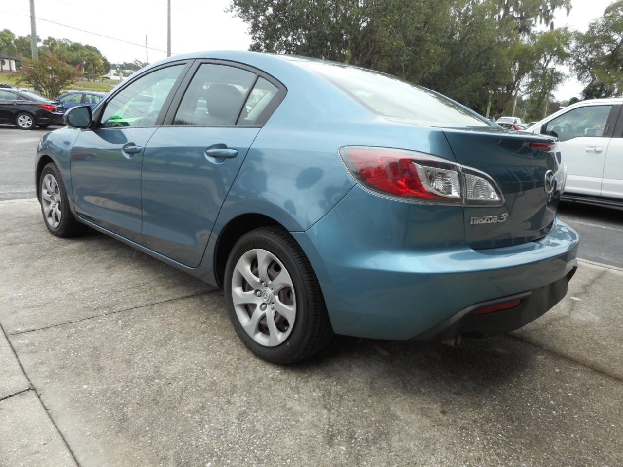 Mazda MAZDA3 i Sport 4-Door 2011