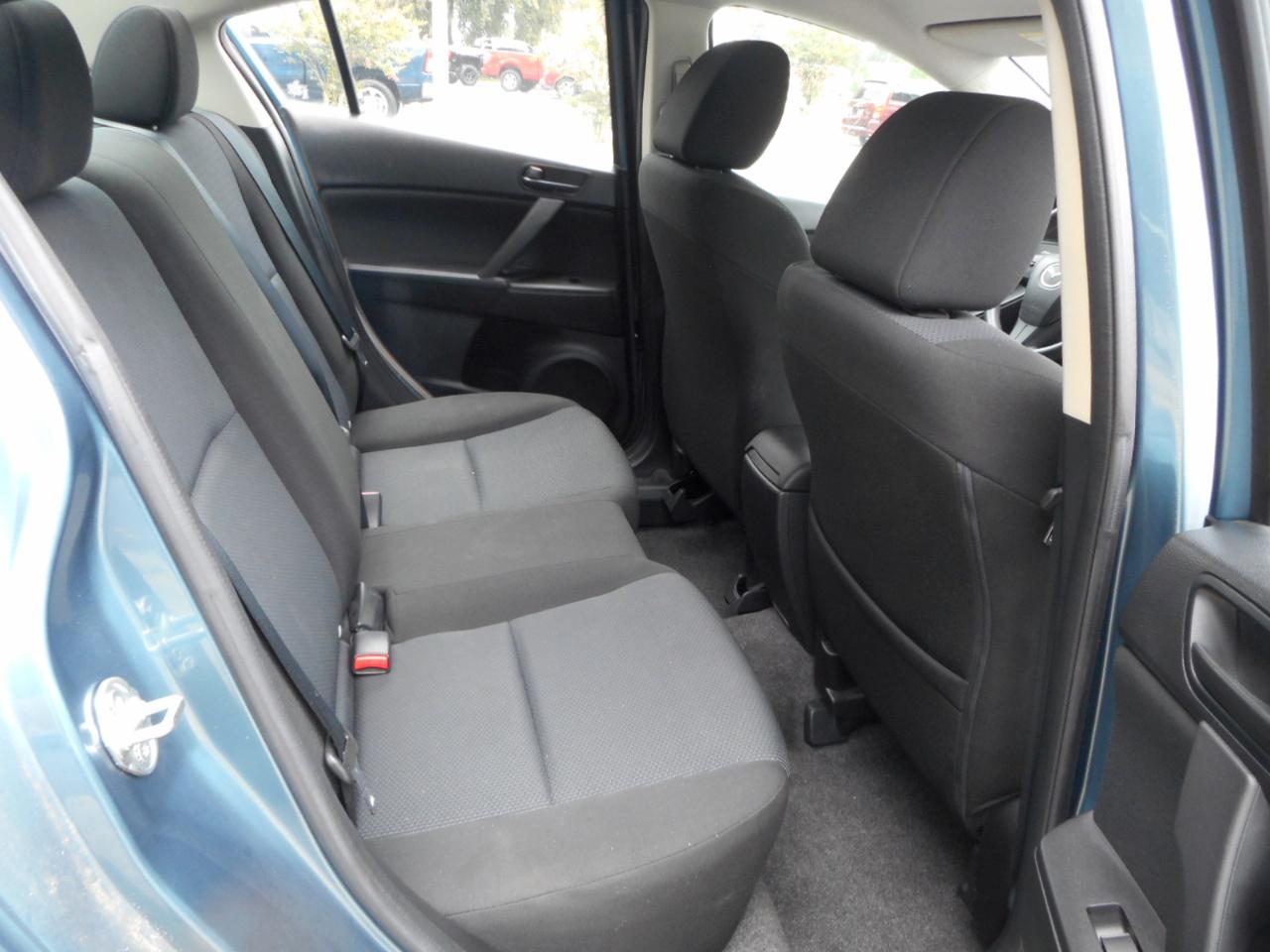 Mazda MAZDA3 i Sport 4-Door 2011