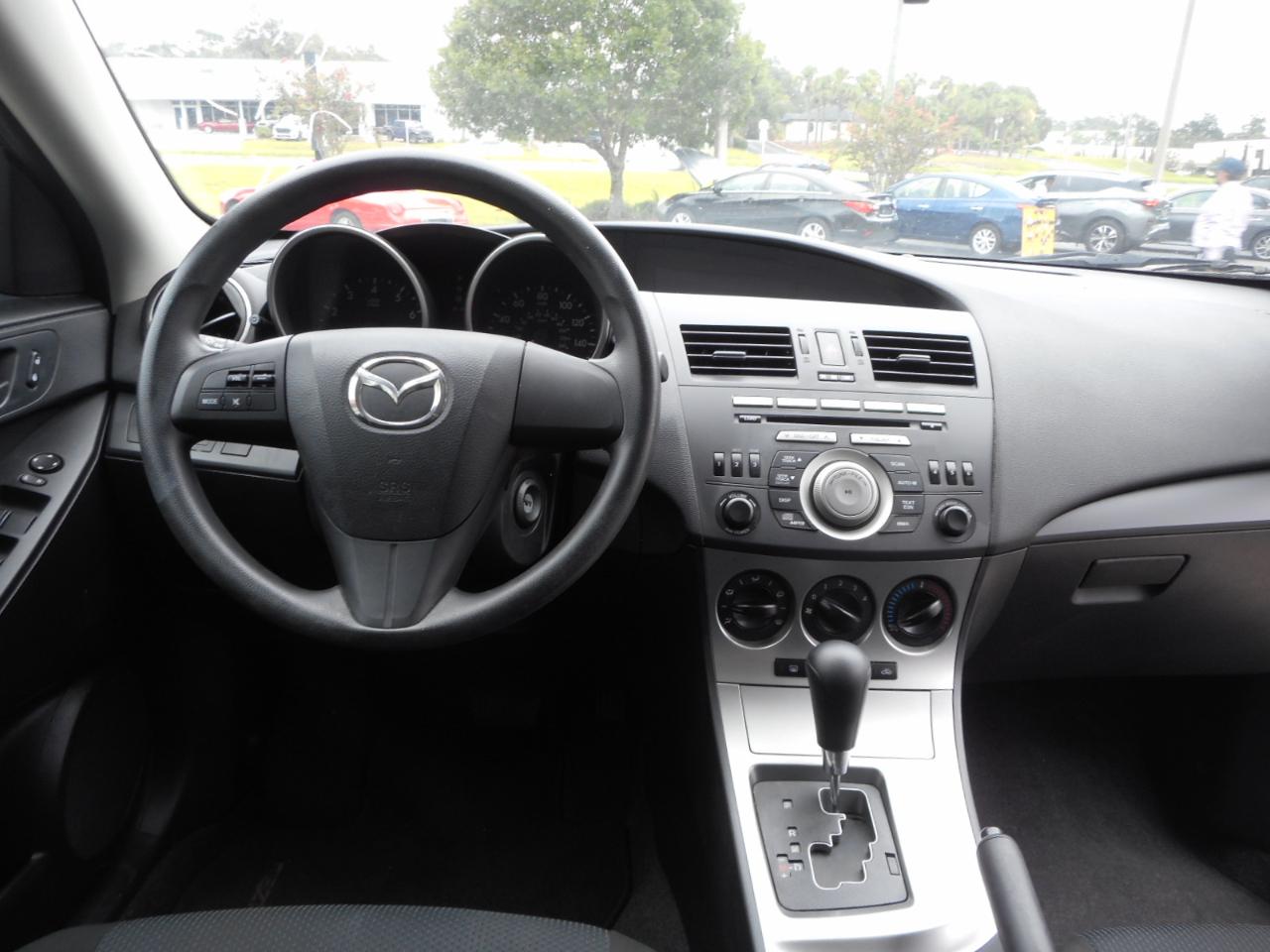 Mazda MAZDA3 i Sport 4-Door 2011