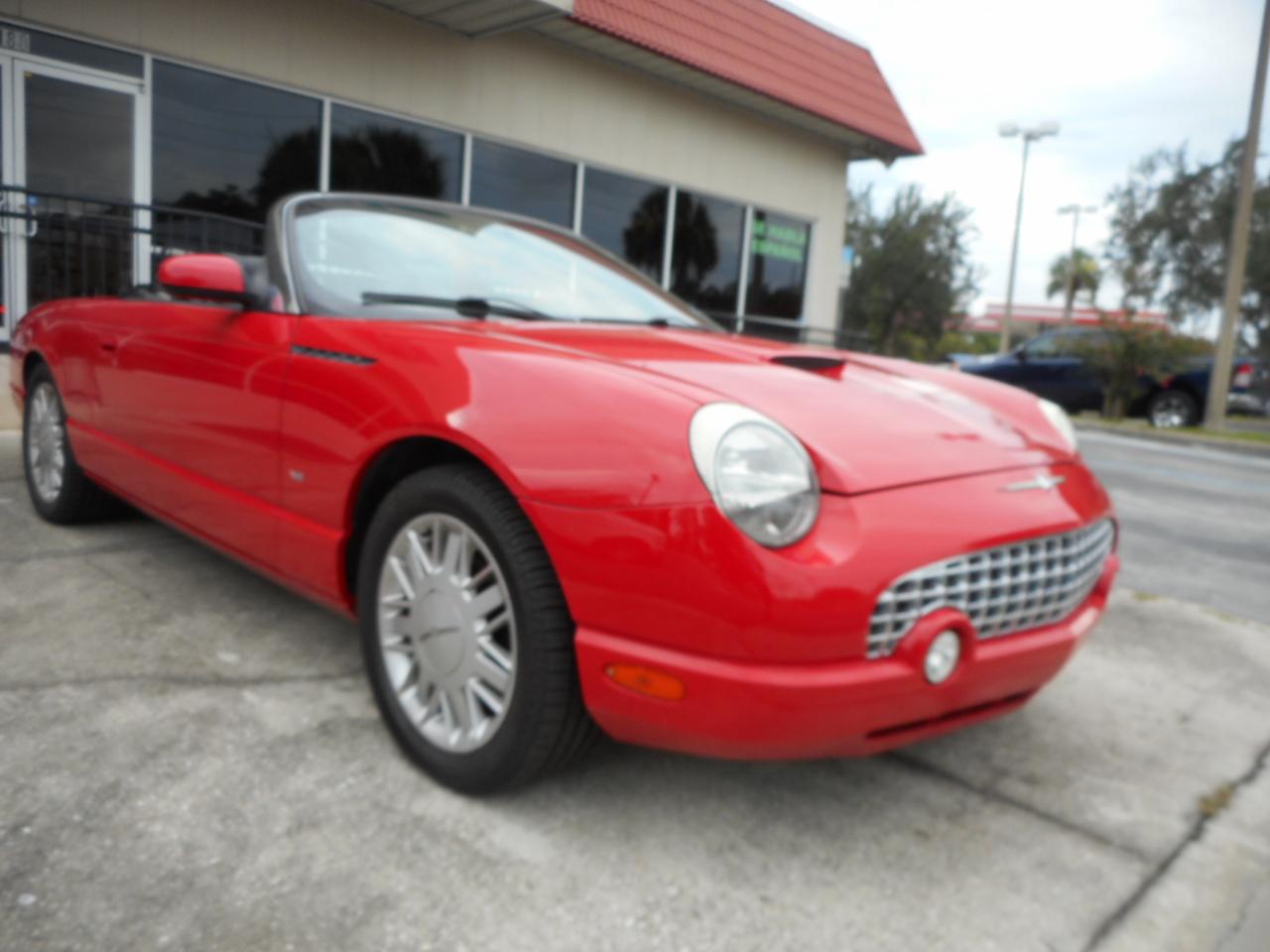 Ford Thunderbird Deluxe 2002