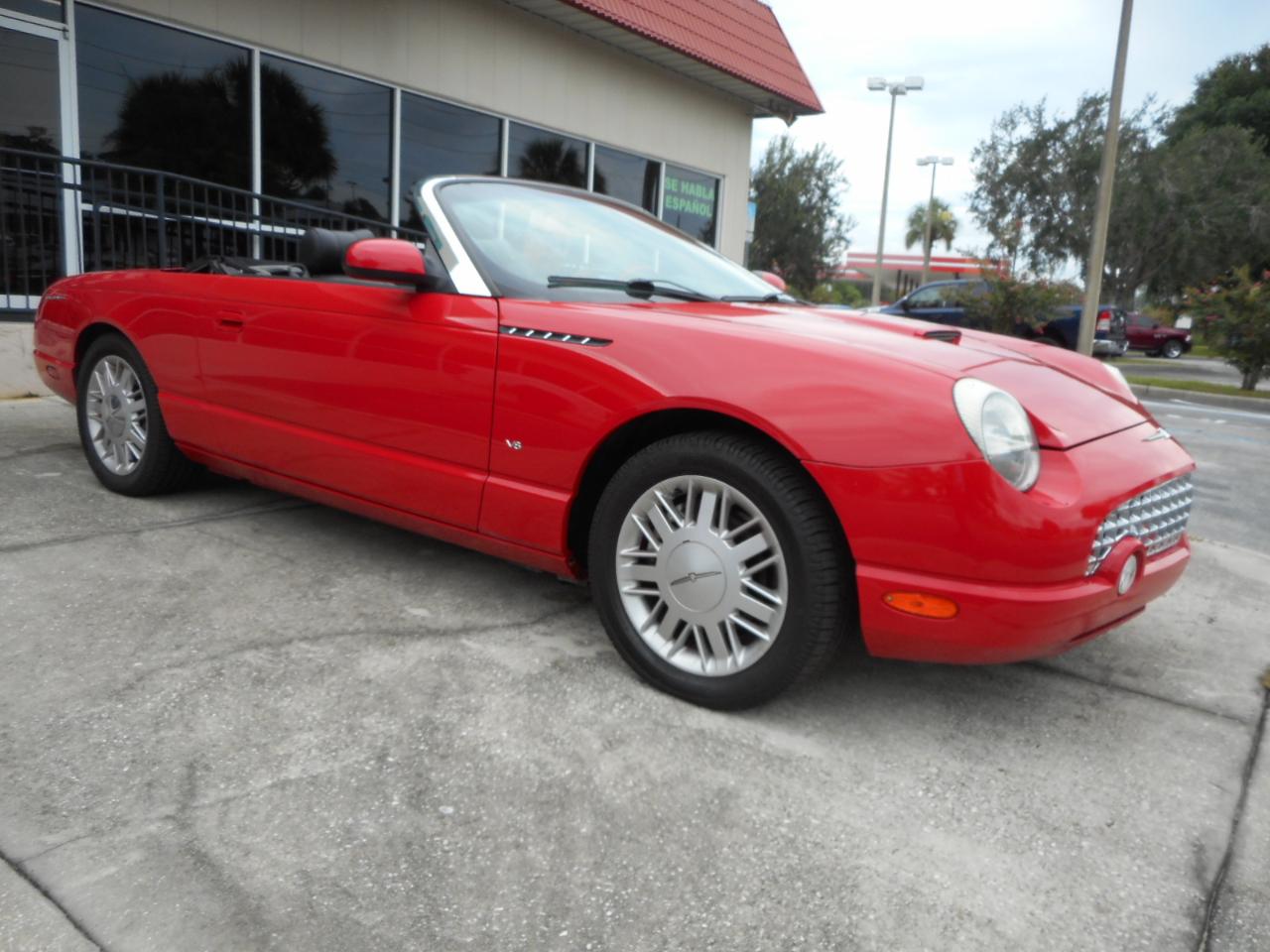 Ford Thunderbird Deluxe 2002