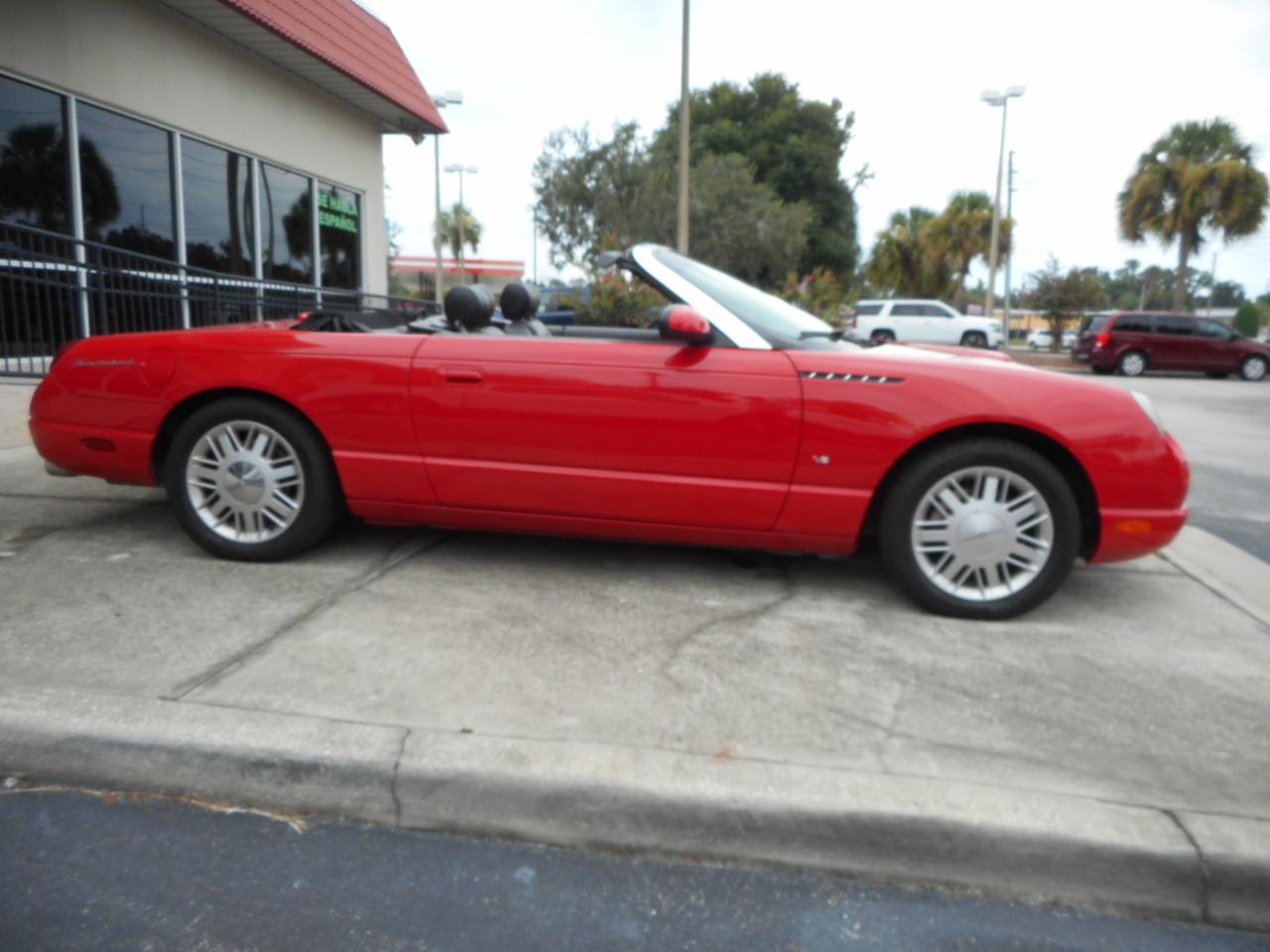 Ford Thunderbird Deluxe 2002