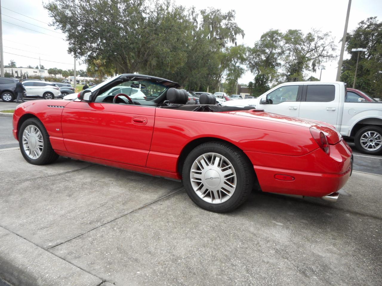 Ford Thunderbird Deluxe 2002