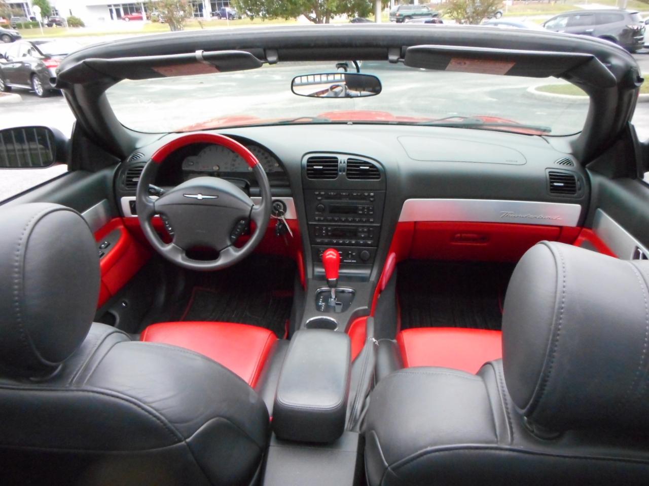 Ford Thunderbird Deluxe 2002