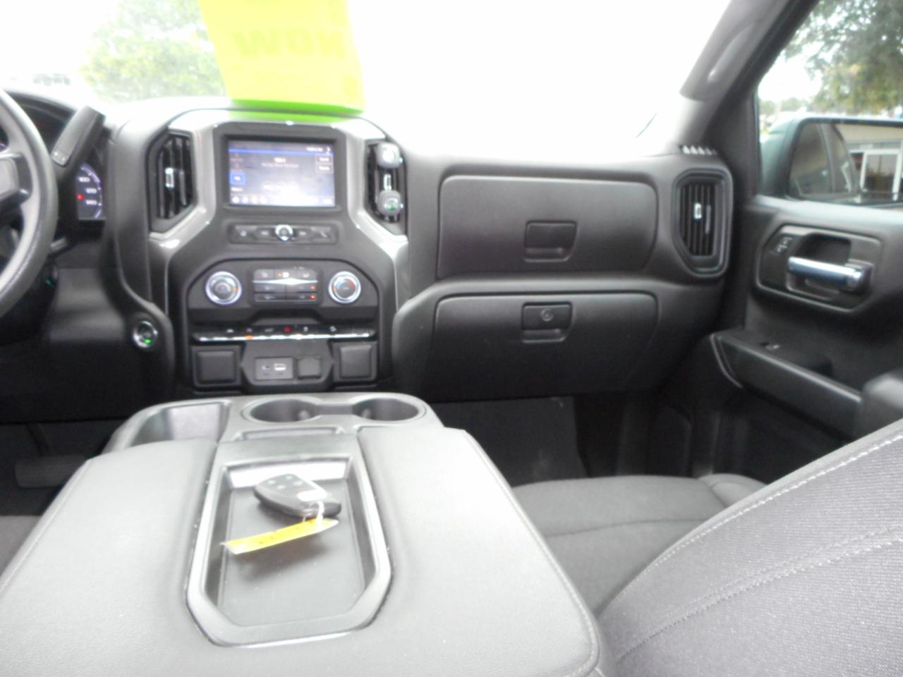 Chevrolet Silverado 1500 Trail Boss Custom Crew Cab 4WD 2023