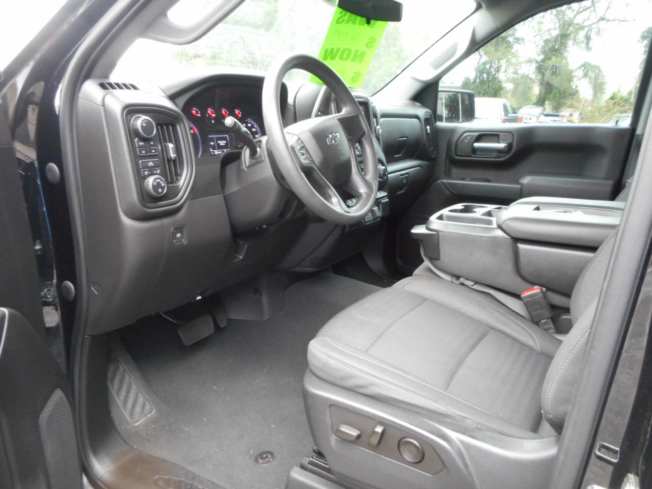Chevrolet Silverado 1500 Trail Boss Custom Crew Cab 4WD 2023