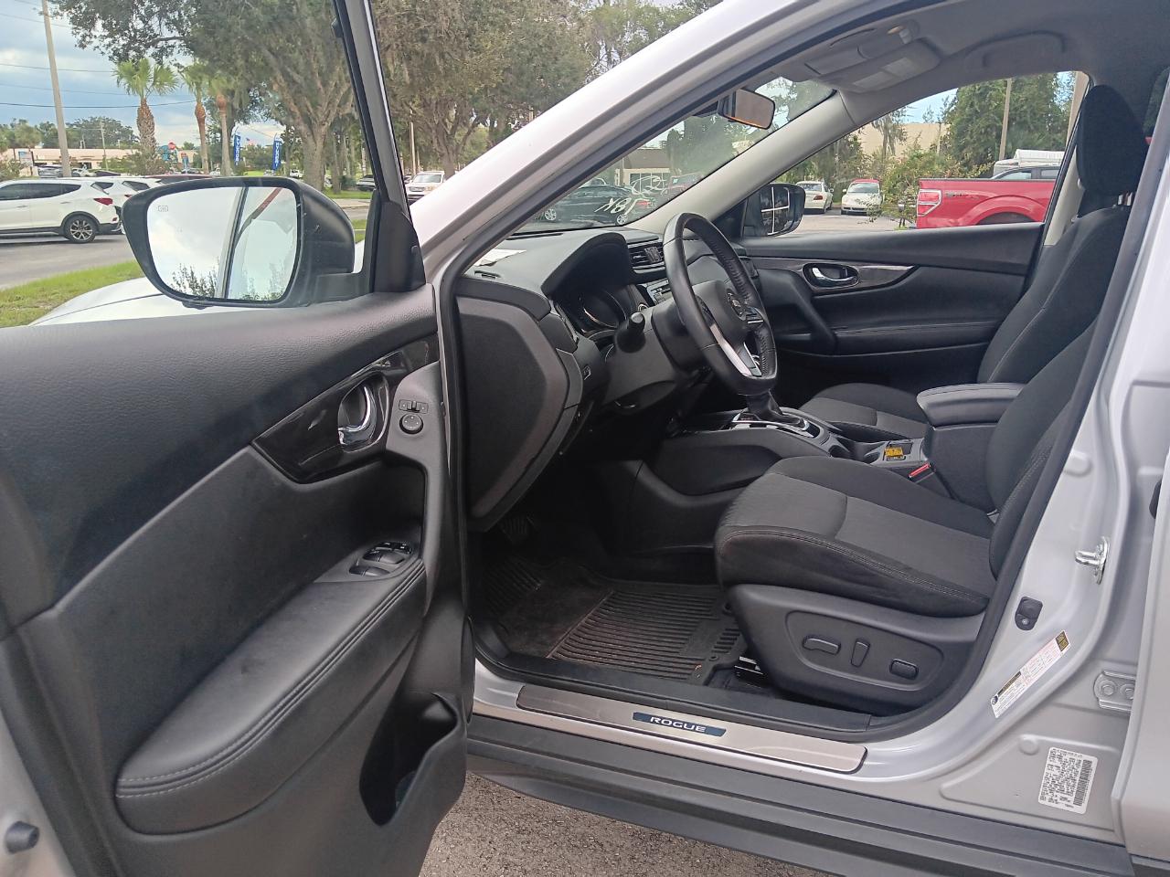 Nissan Rogue SV 2WD 2019