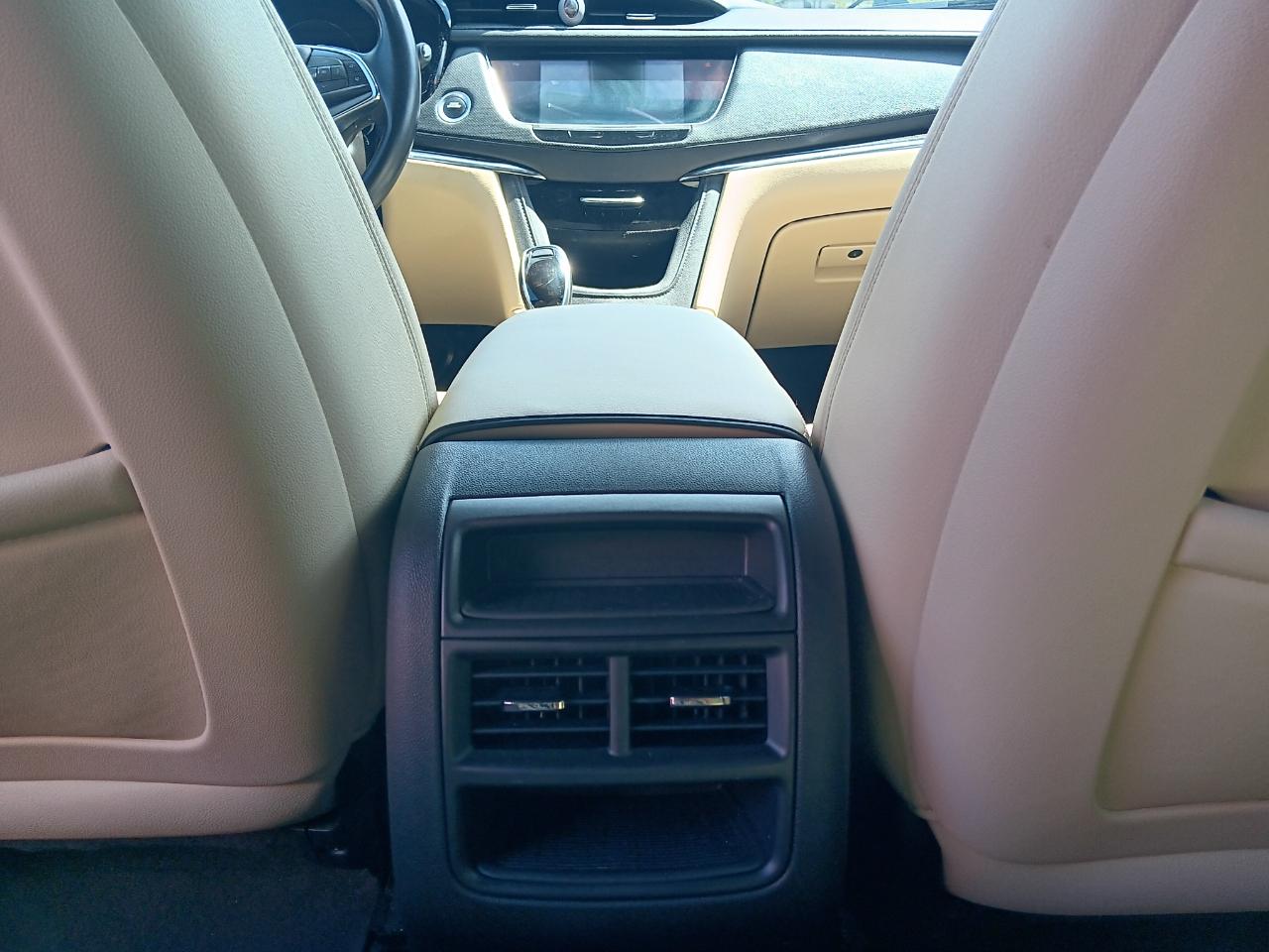 Cadillac XT5 Base 2019