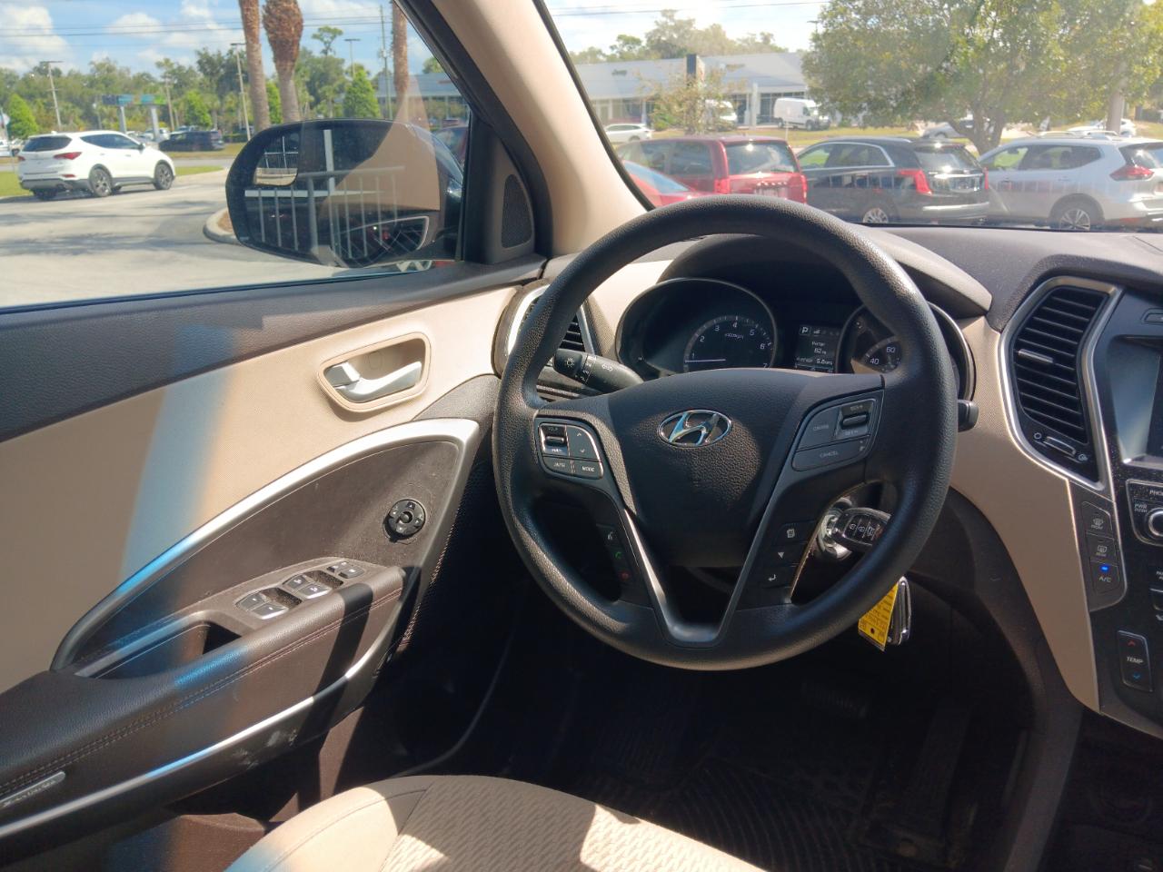 Hyundai Santa Fe SE FWD 2017