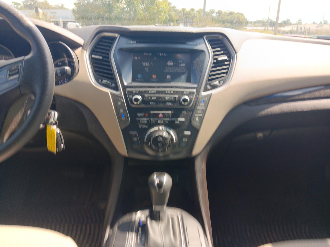 Hyundai Santa Fe SE FWD 2017