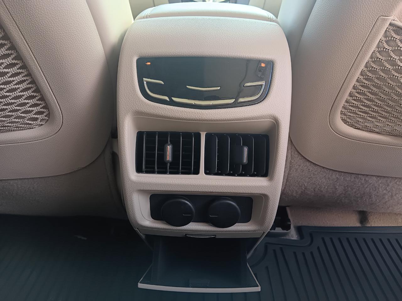 Cadillac SRX Premium Collection FWD 2015