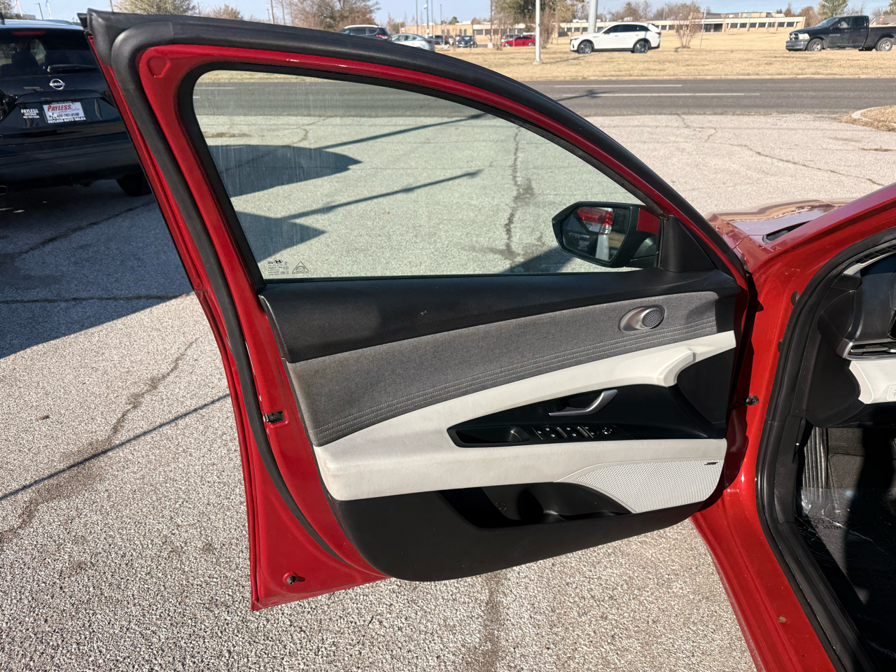 Hyundai Elantra Limited 2023