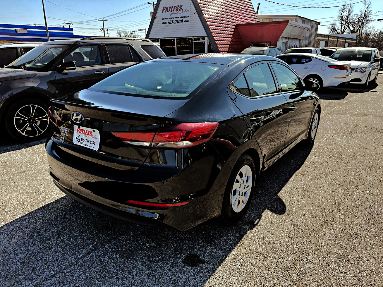 Hyundai Elantra SE 6AT 2018 Hyundai Elantra SE 6AT 2018