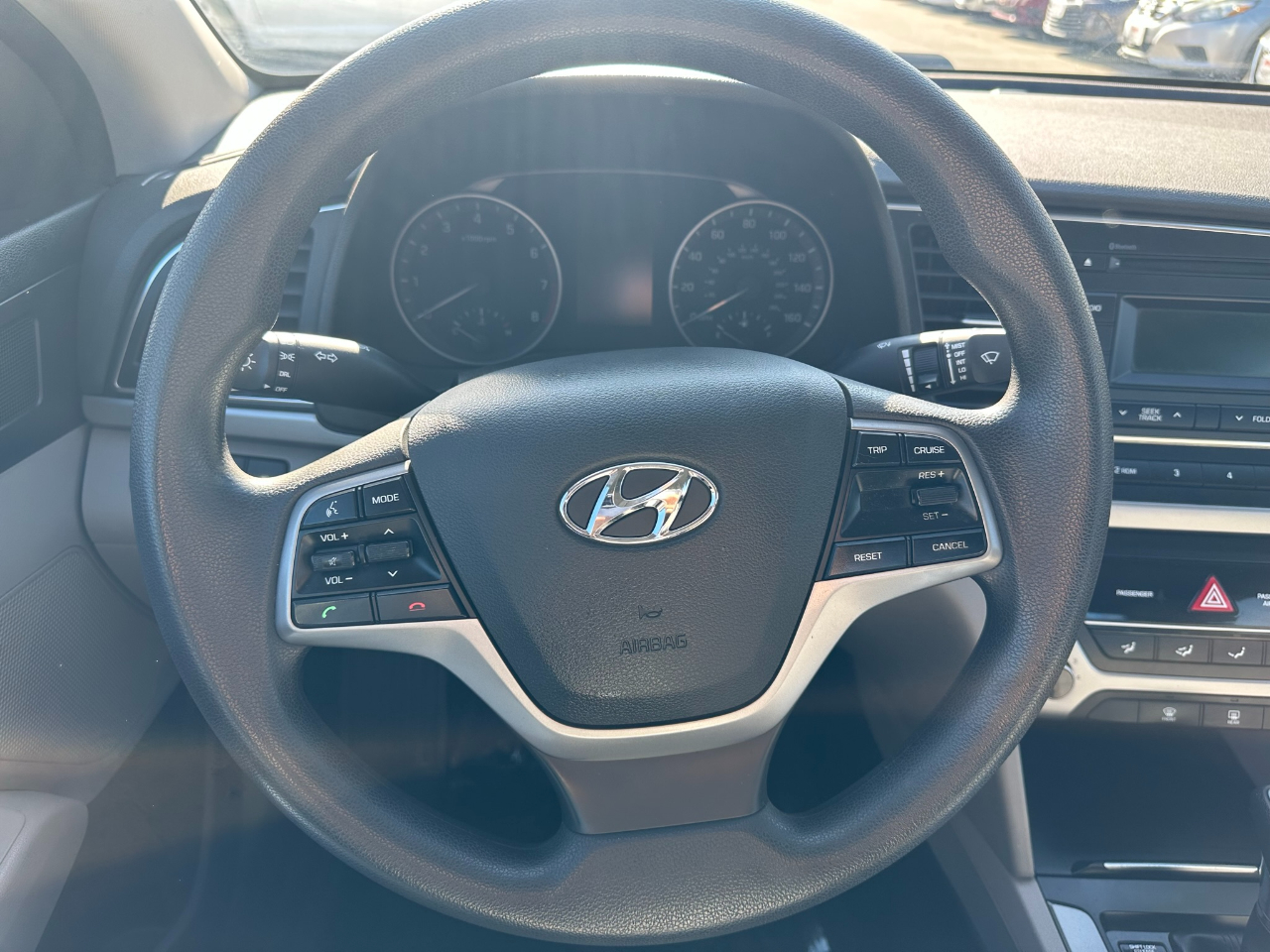 Hyundai Elantra SE 6AT 2018 Hyundai Elantra SE 6AT 2018